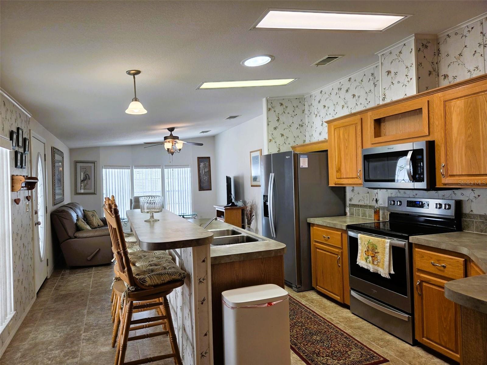 OAKWOOD MANOR - Residential