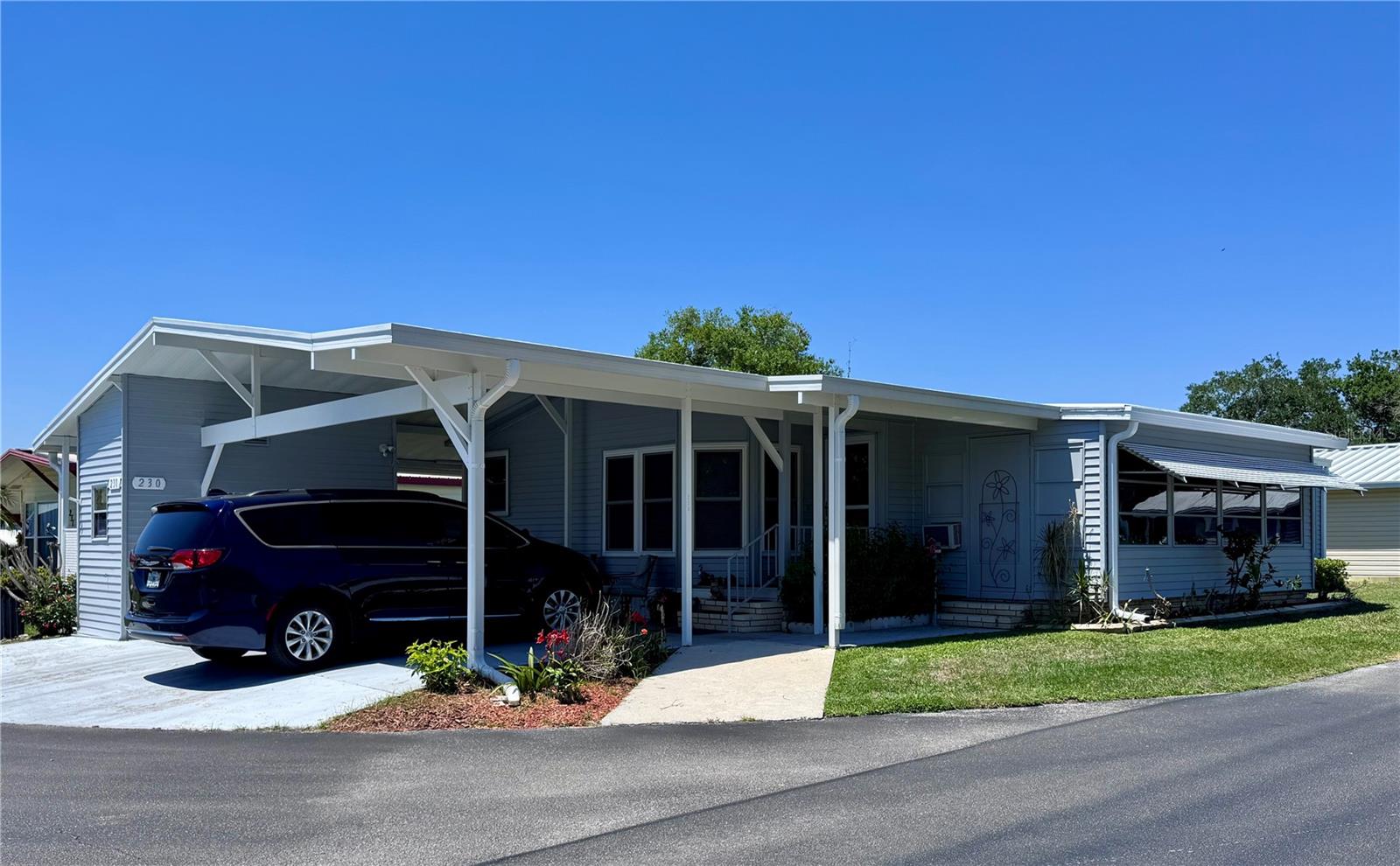 FLORAL LAKES - Residential