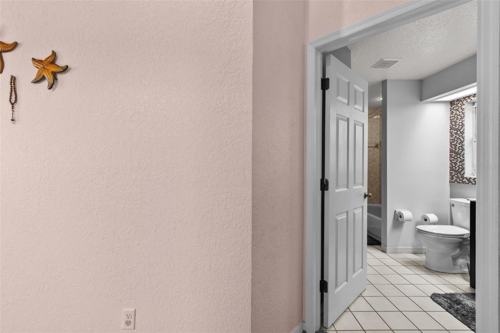 LAKES UNIT 2 PH 2 THE - Residential Lease