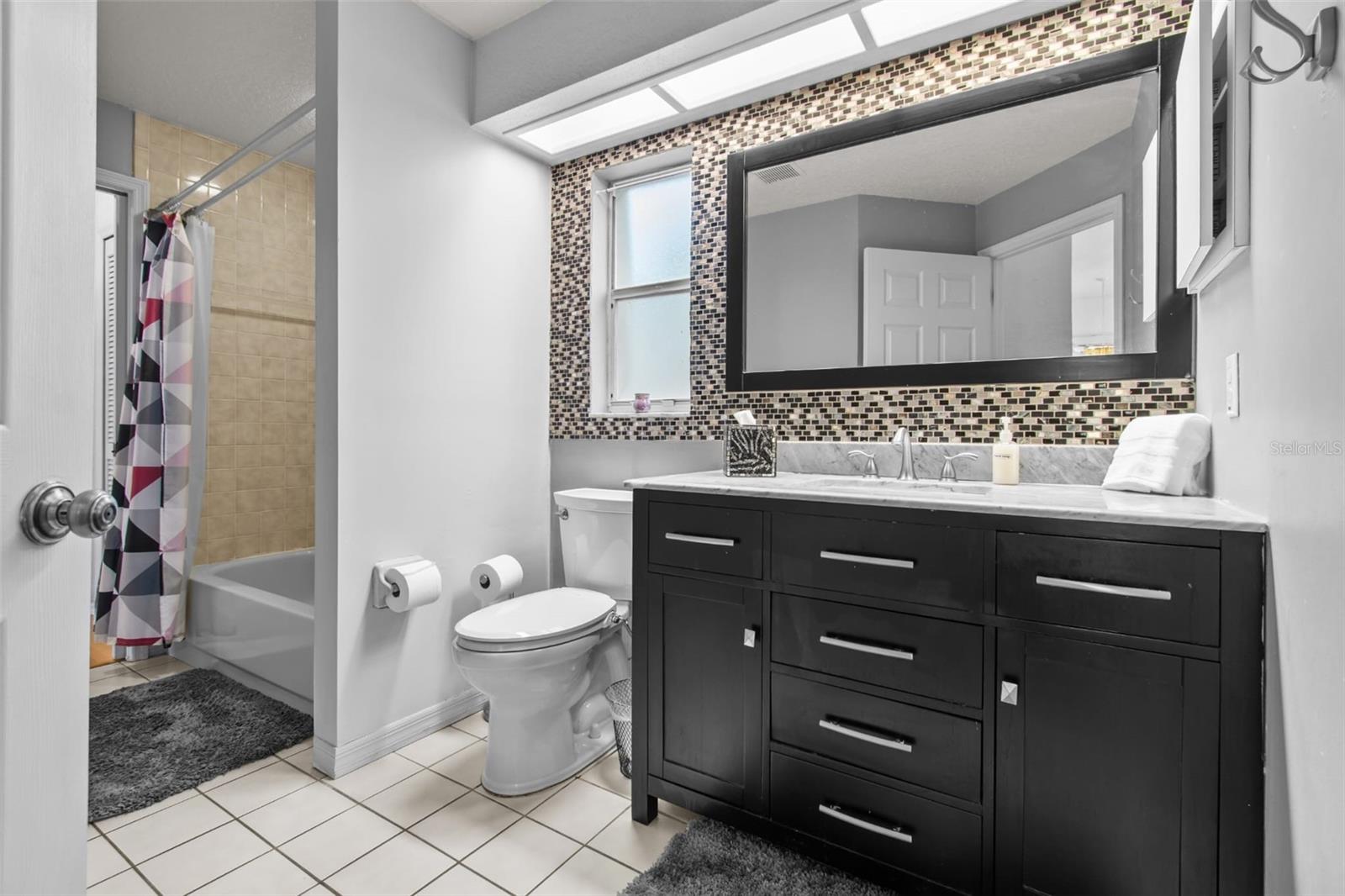 LAKES UNIT 2 PH 2 THE - Residential Lease
