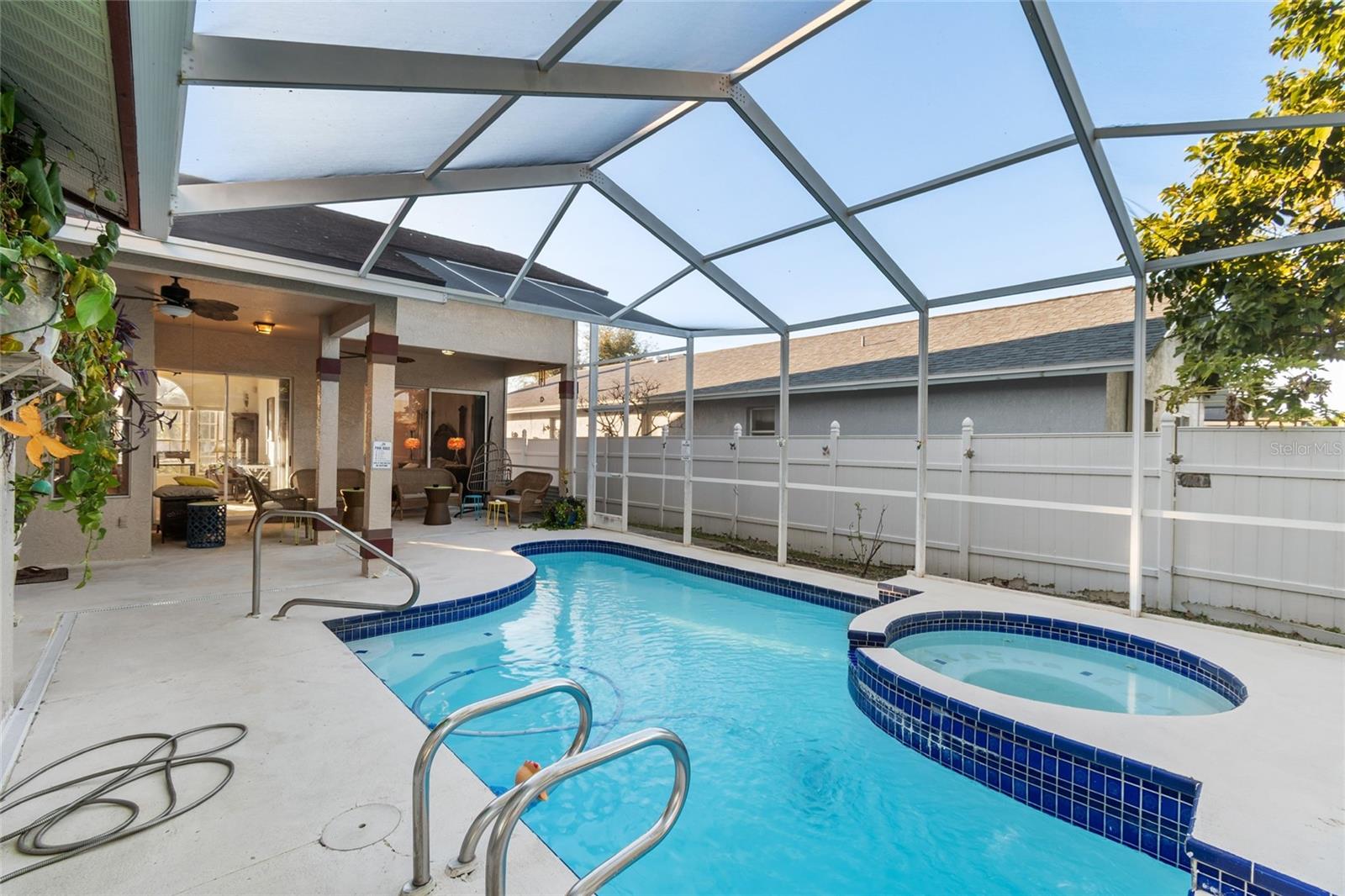 LAKES UNIT 2 PH 2 THE - Residential Lease