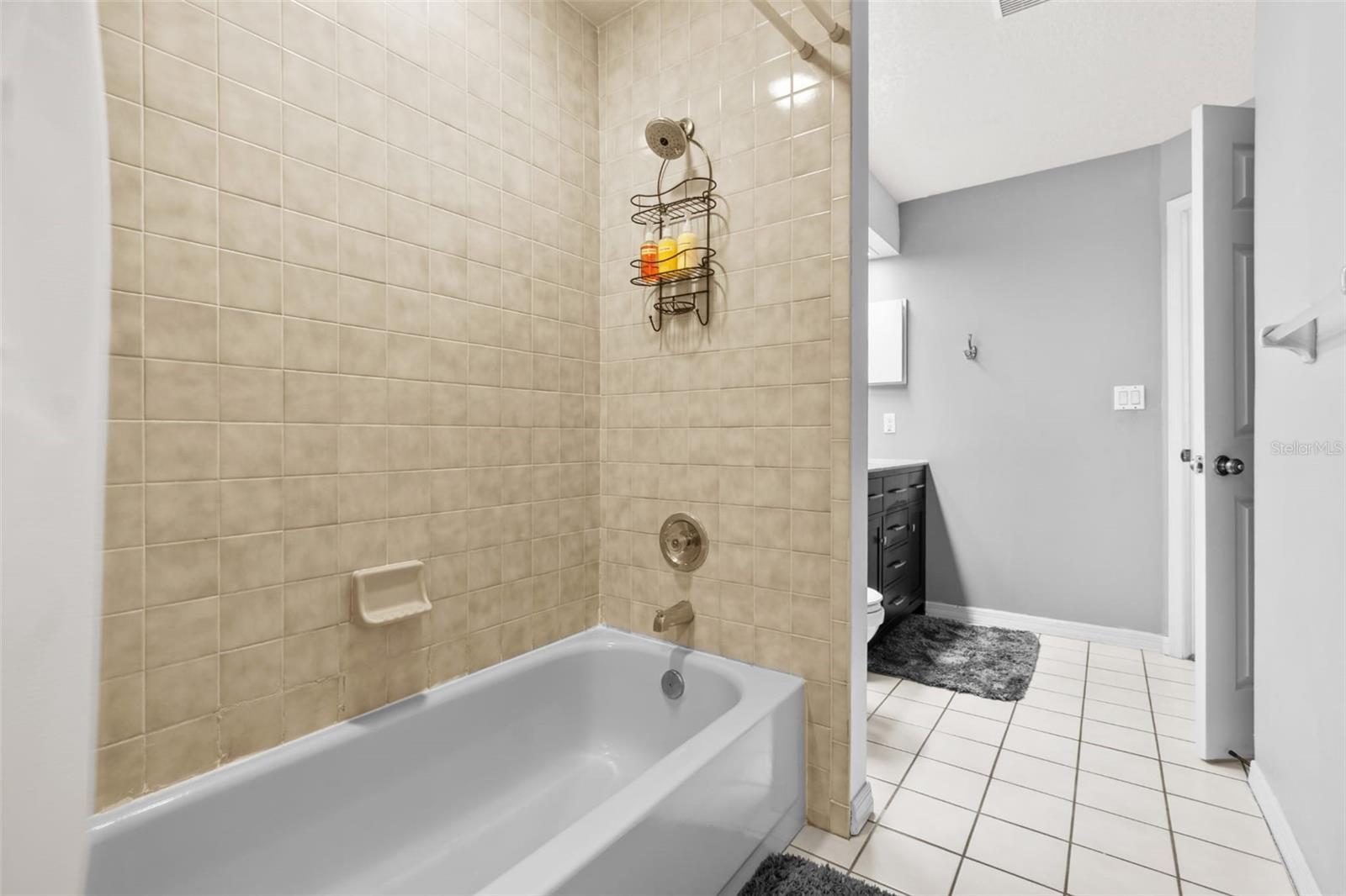 LAKES UNIT 2 PH 2 THE - Residential Lease