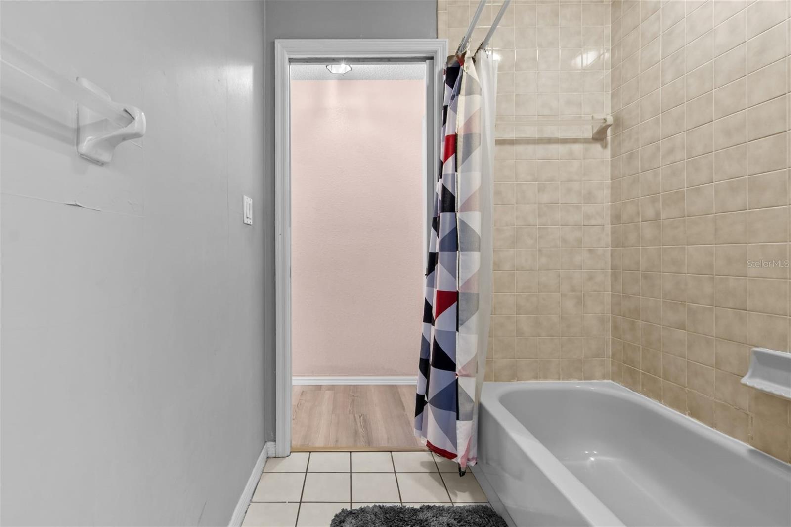 LAKES UNIT 2 PH 2 THE - Residential Lease