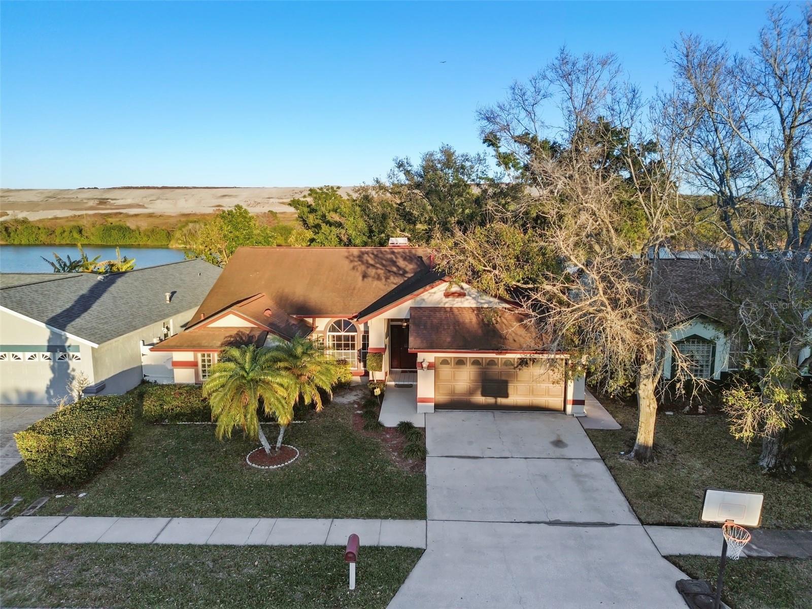 LAKES UNIT 2 PH 2 THE - Residential Lease