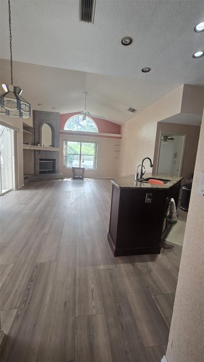 LAKES UNIT 2 PH 2 THE - Residential Lease