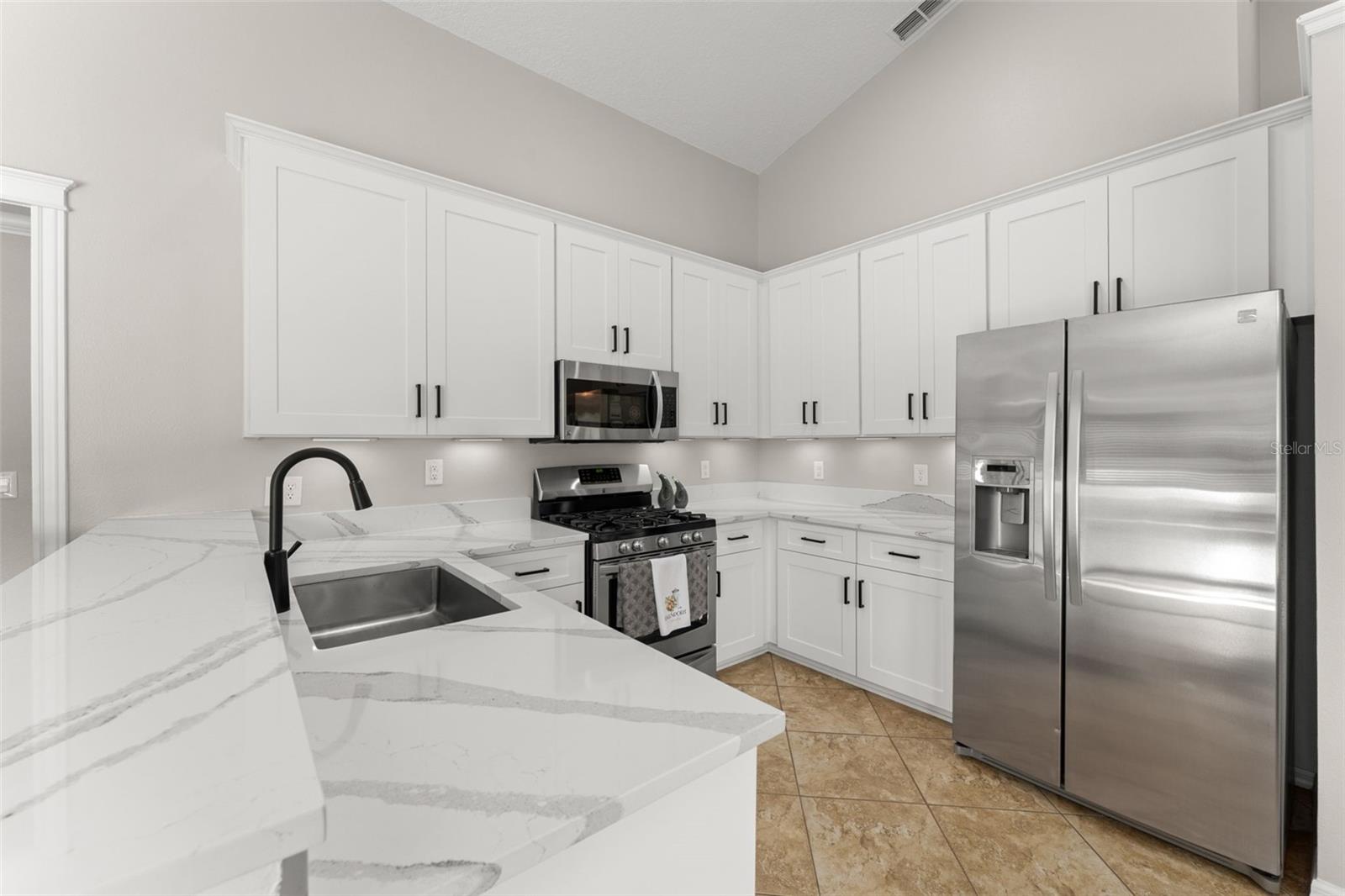LOMA DEL SOL PH 02 E - Residential