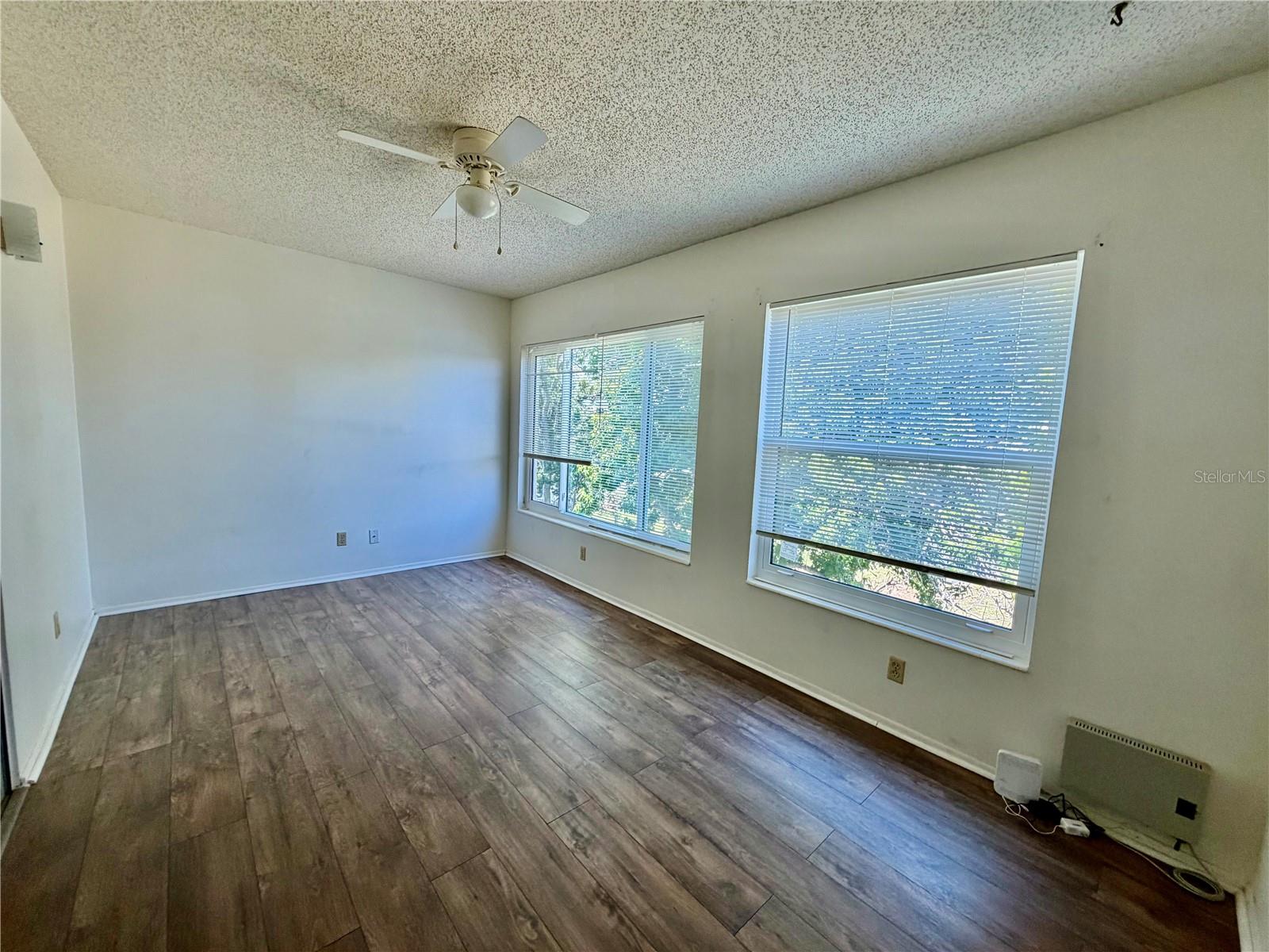 ON TOP OF THE WORLD - Residential Lease