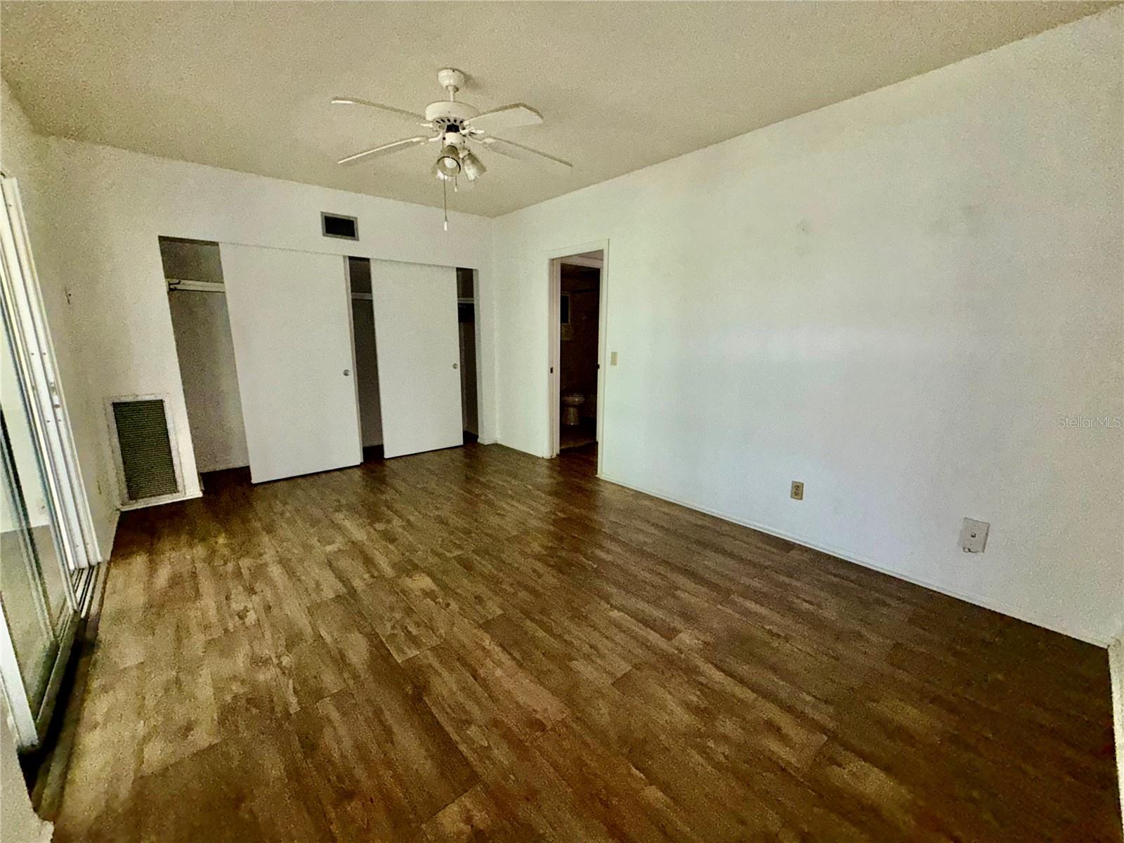 ON TOP OF THE WORLD - Residential Lease