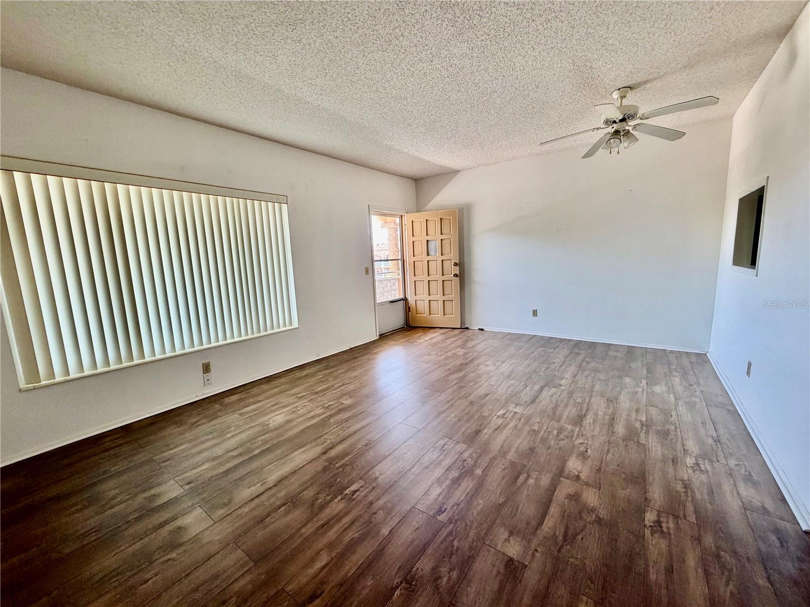 ON TOP OF THE WORLD - Residential Lease