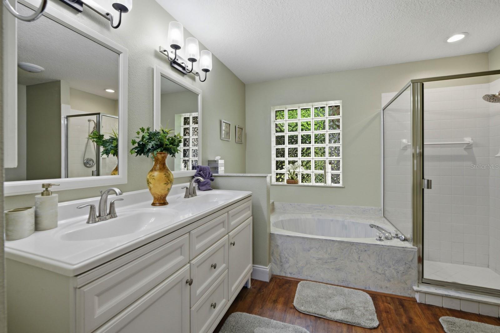 MOUNT DORA CC UN #3 - Residential