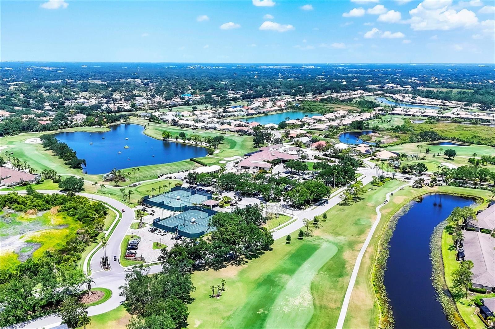 HERITAGE OAKS GOLF & COUNTRY CLUB - Residential