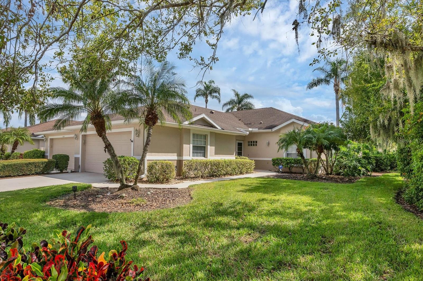 HERITAGE OAKS GOLF & COUNTRY CLUB - Residential