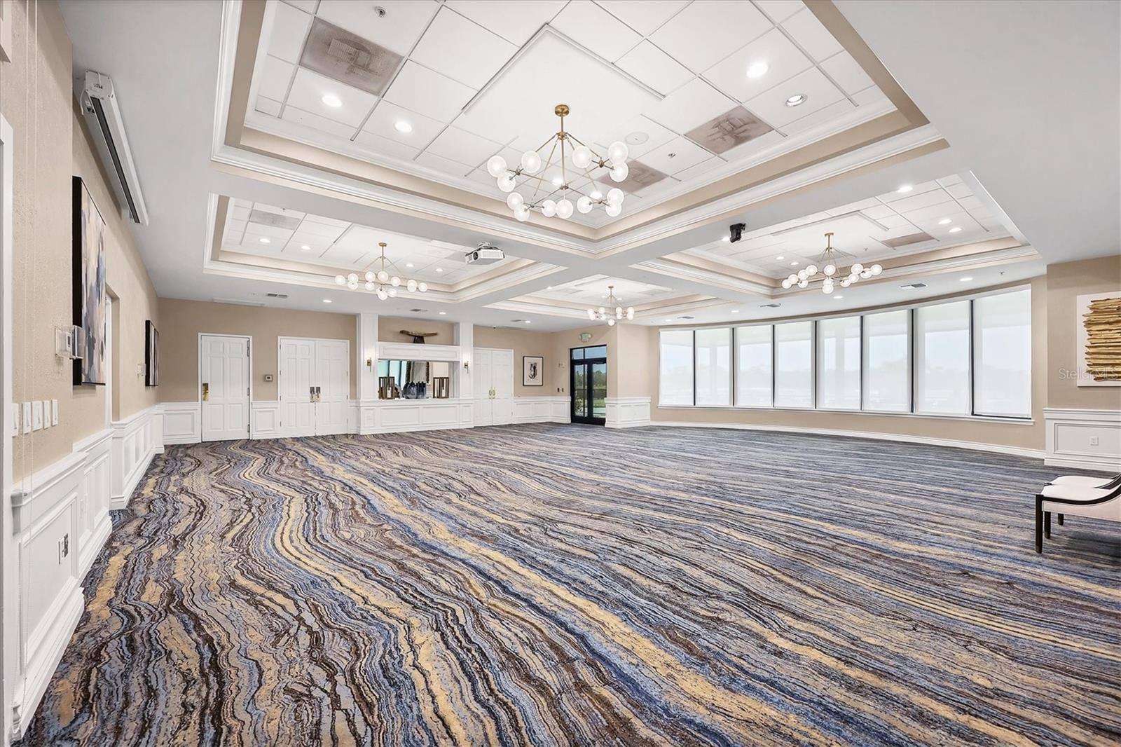 HERITAGE OAKS GOLF & COUNTRY CLUB - Residential