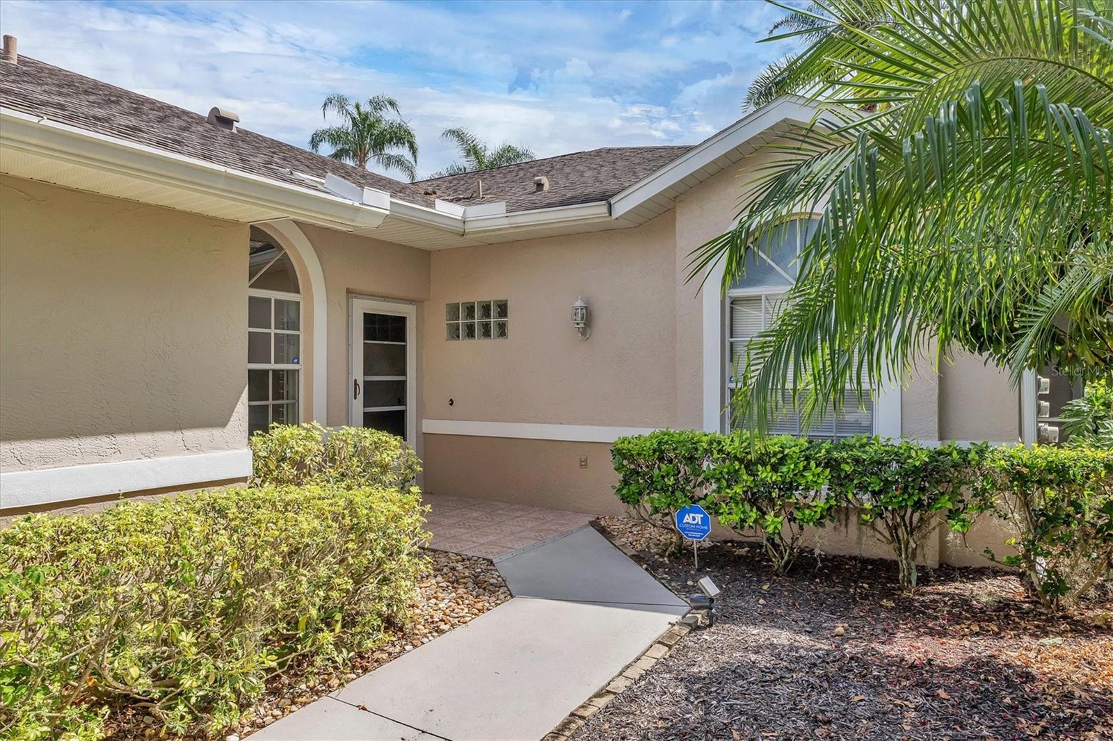 HERITAGE OAKS GOLF & COUNTRY CLUB - Residential
