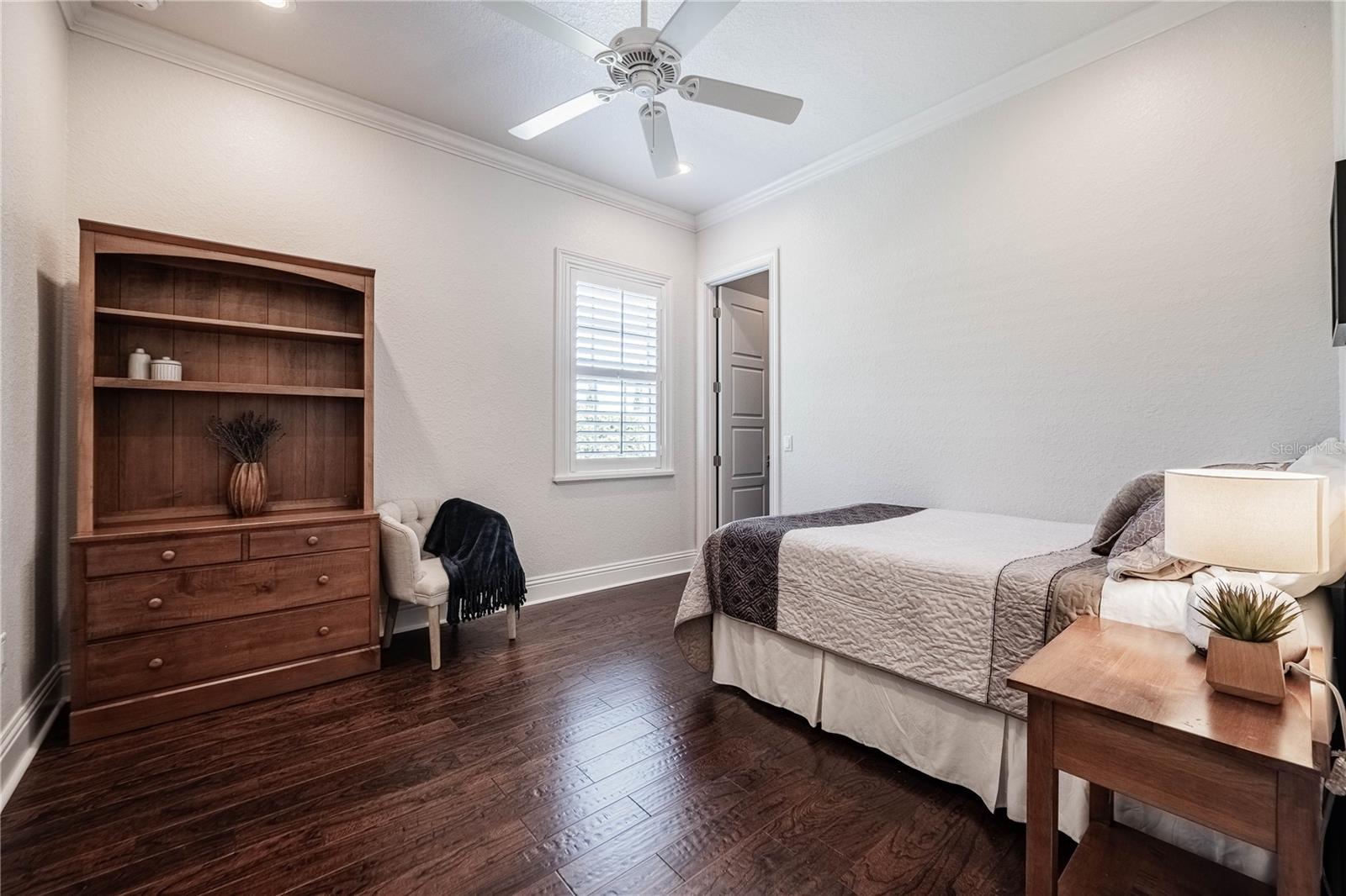 CRESCENT WOODS - Residential