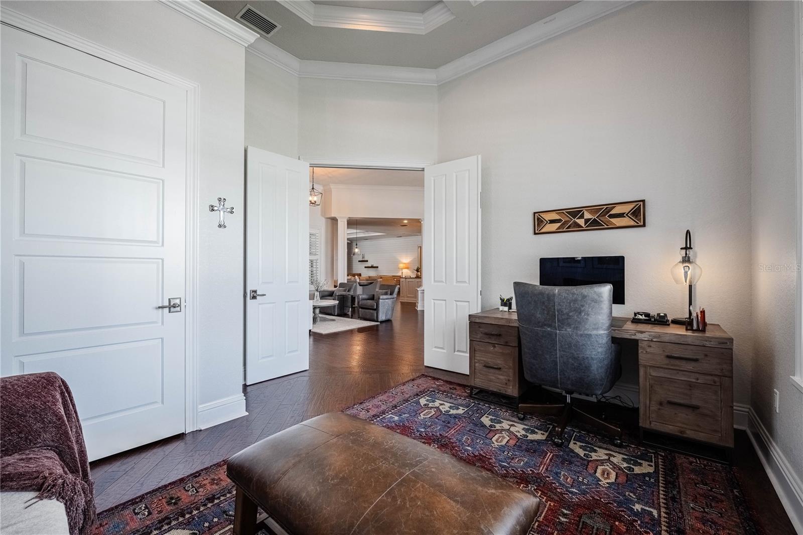 CRESCENT WOODS - Residential