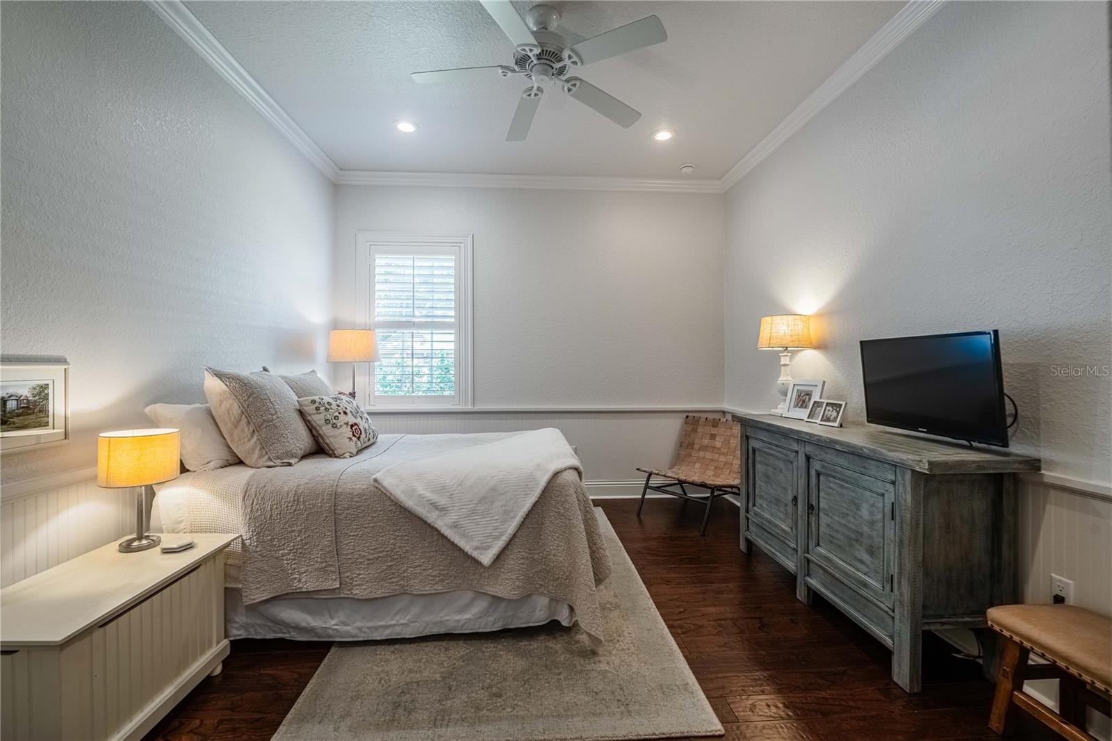 CRESCENT WOODS - Residential