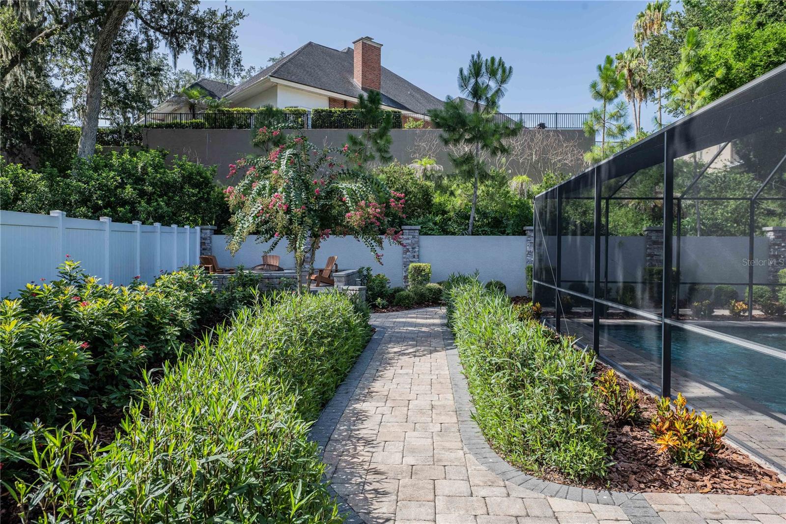 CRESCENT WOODS - Residential