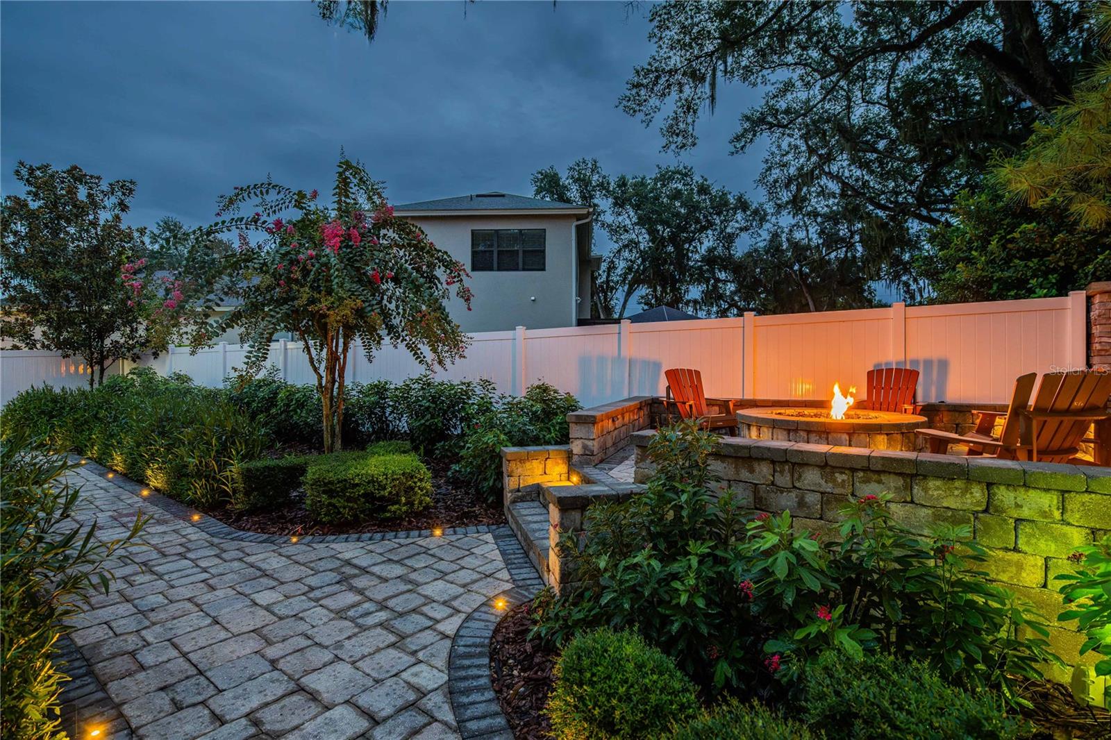 CRESCENT WOODS - Residential