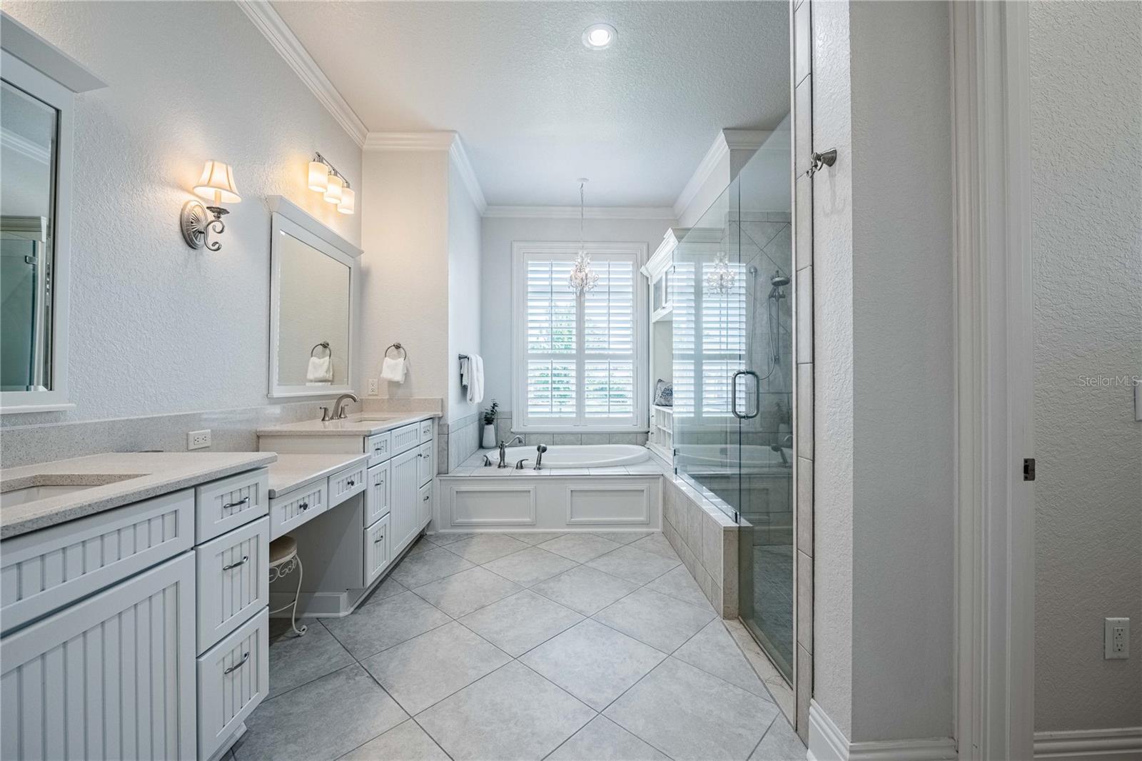 CRESCENT WOODS - Residential