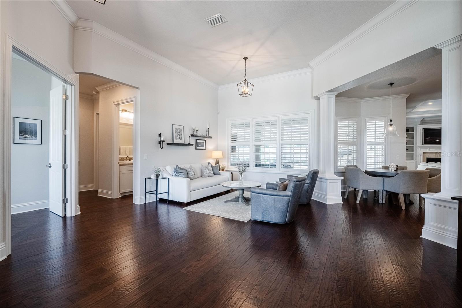 CRESCENT WOODS - Residential
