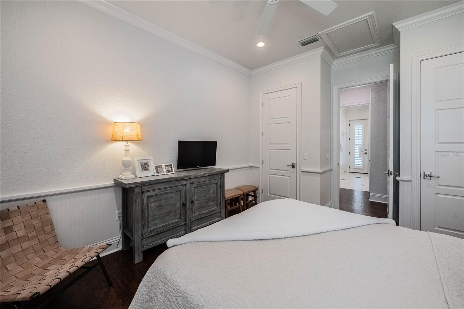 CRESCENT WOODS - Residential