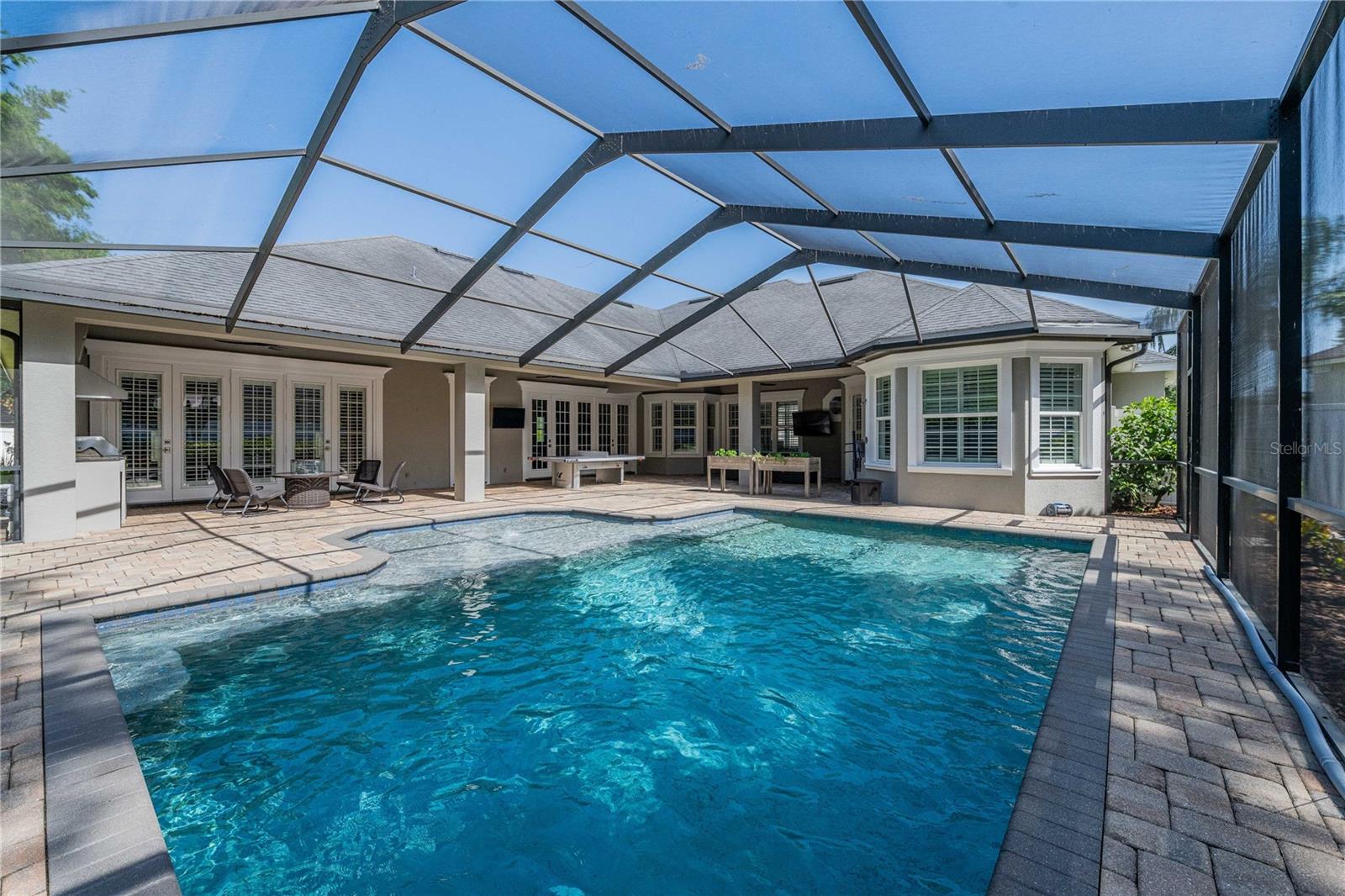 CRESCENT WOODS - Residential
