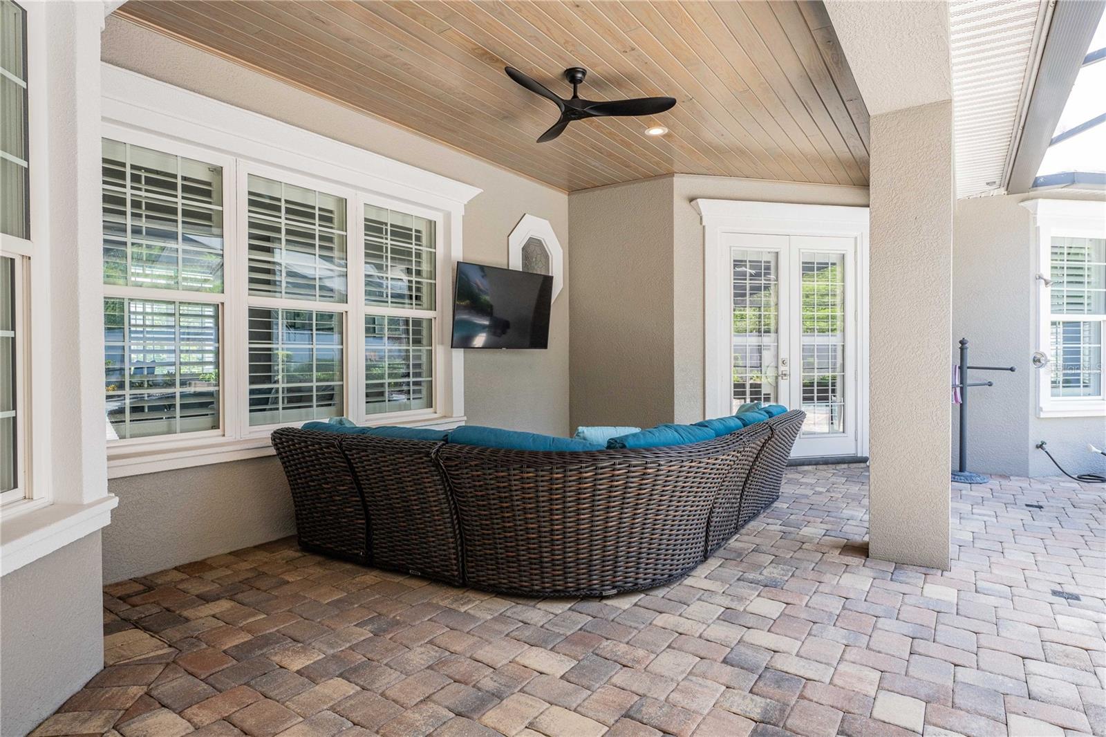 CRESCENT WOODS - Residential