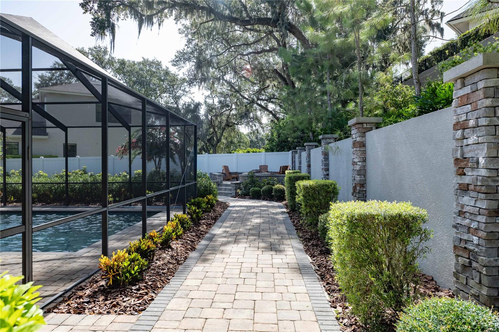 CRESCENT WOODS - Residential