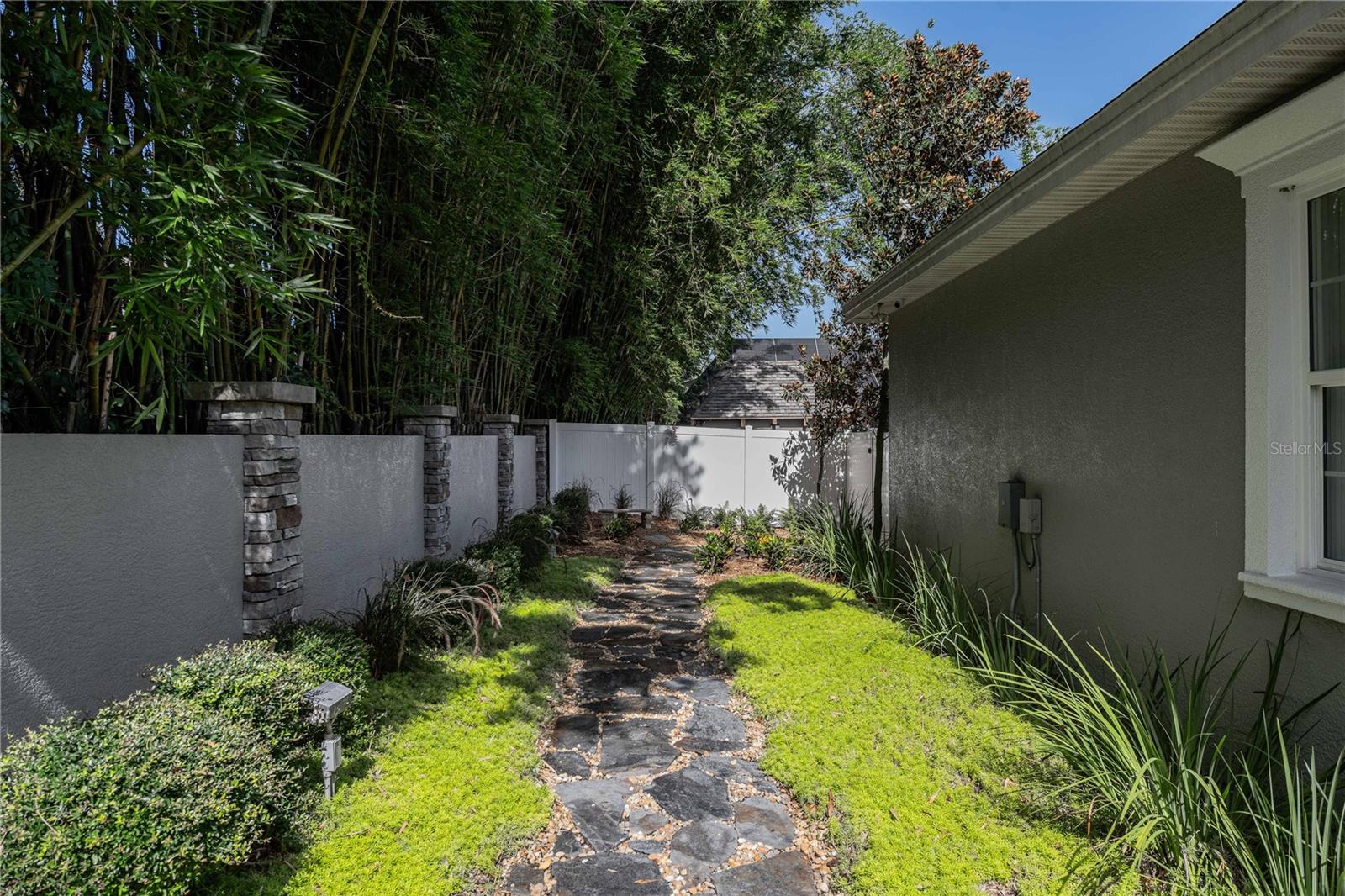 CRESCENT WOODS - Residential