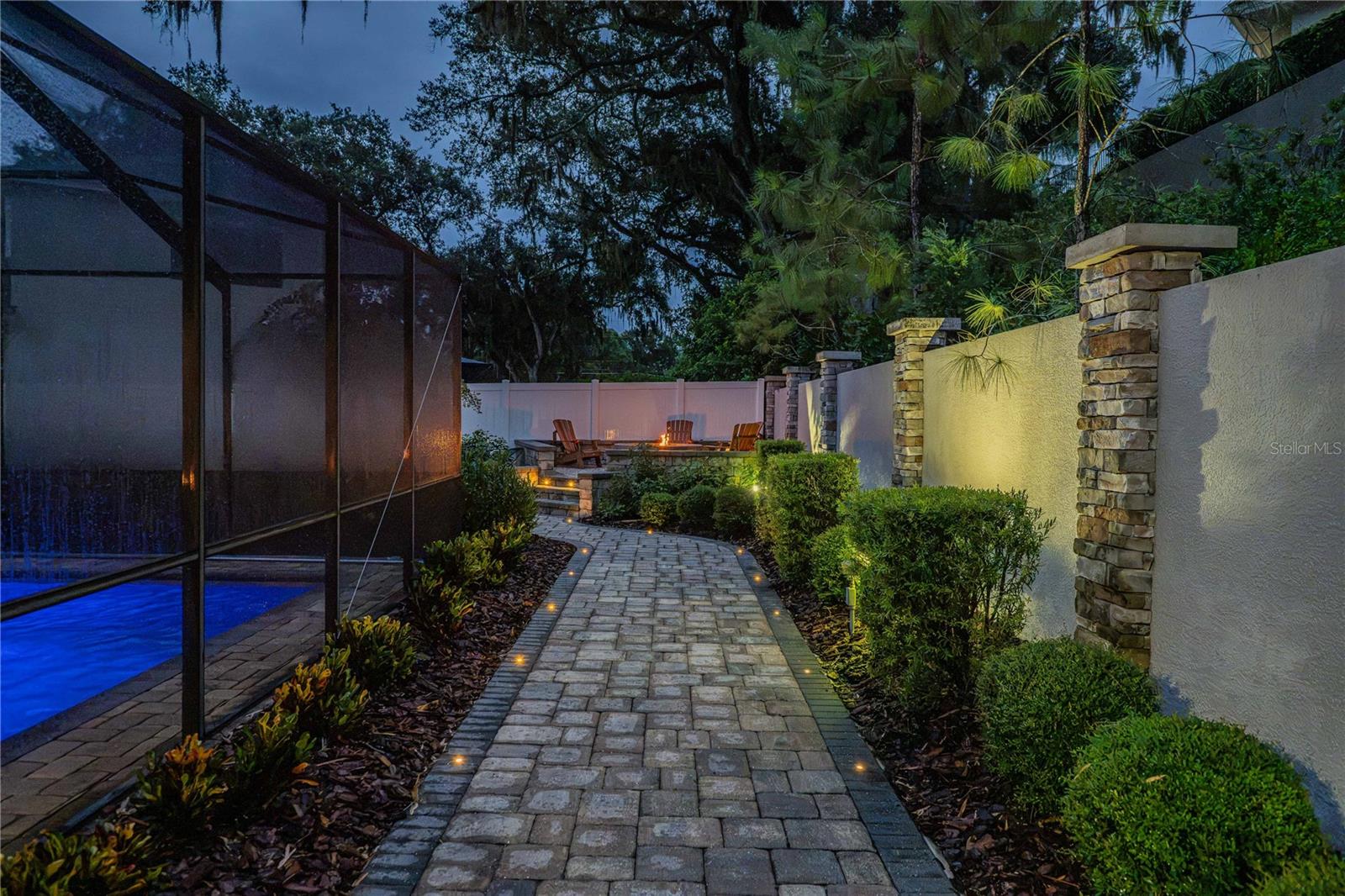 CRESCENT WOODS - Residential