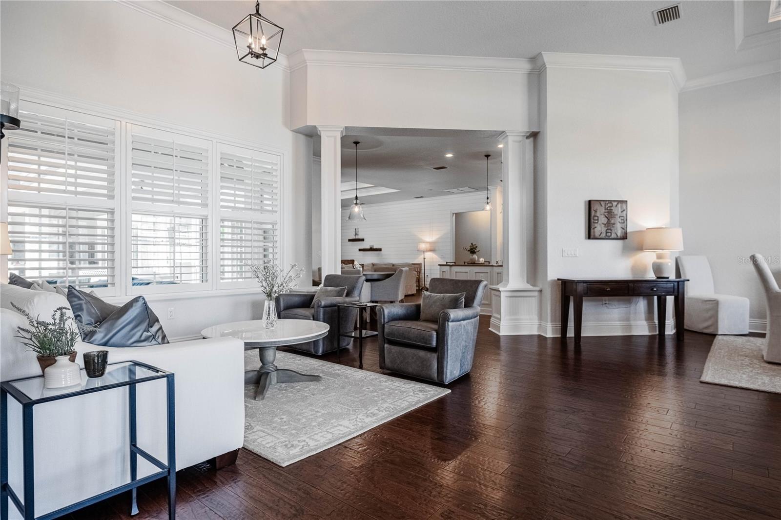 CRESCENT WOODS - Residential
