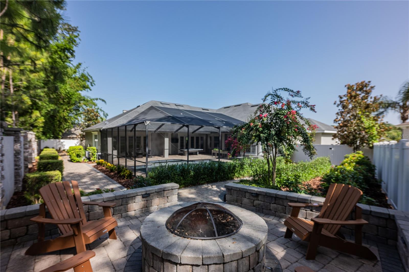 CRESCENT WOODS - Residential
