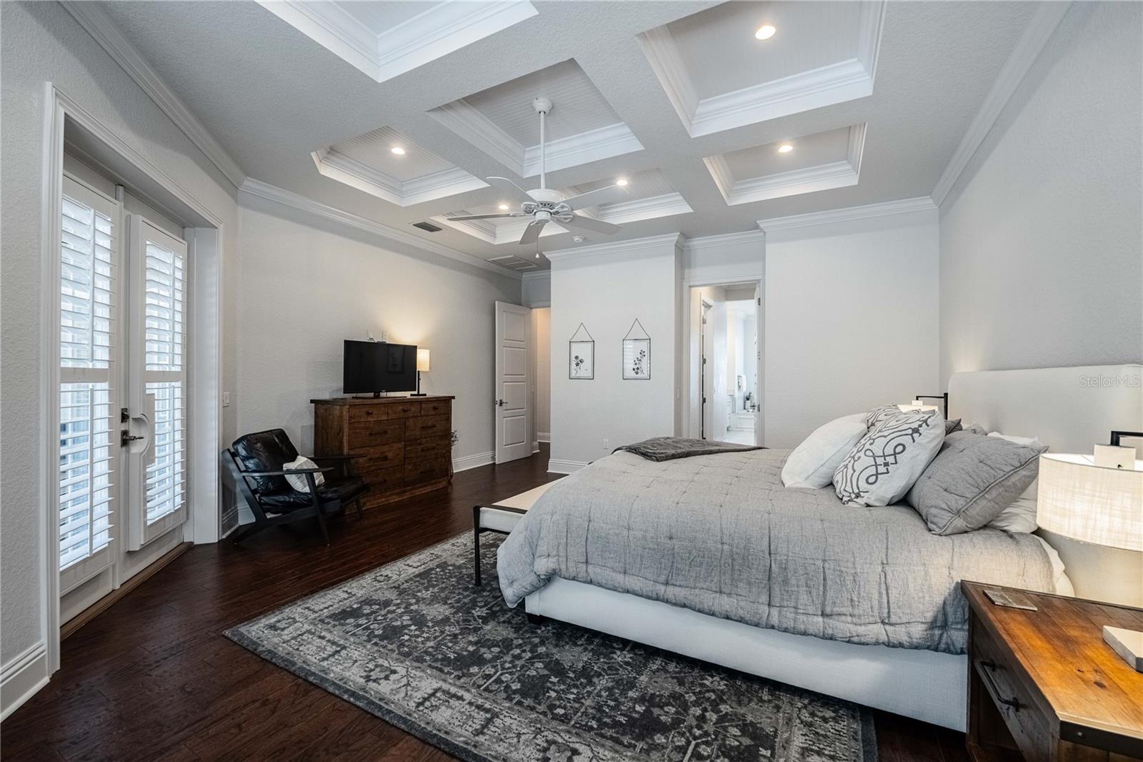 CRESCENT WOODS - Residential
