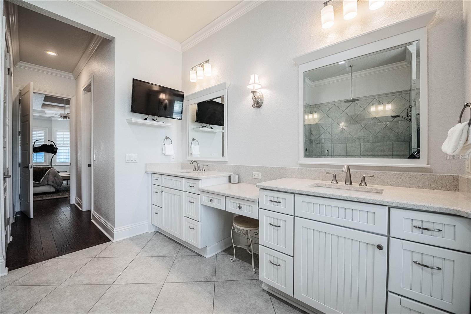 CRESCENT WOODS - Residential