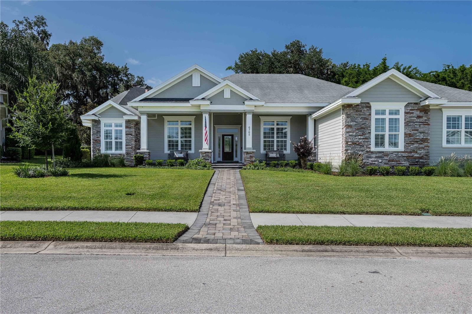 CRESCENT WOODS - Residential