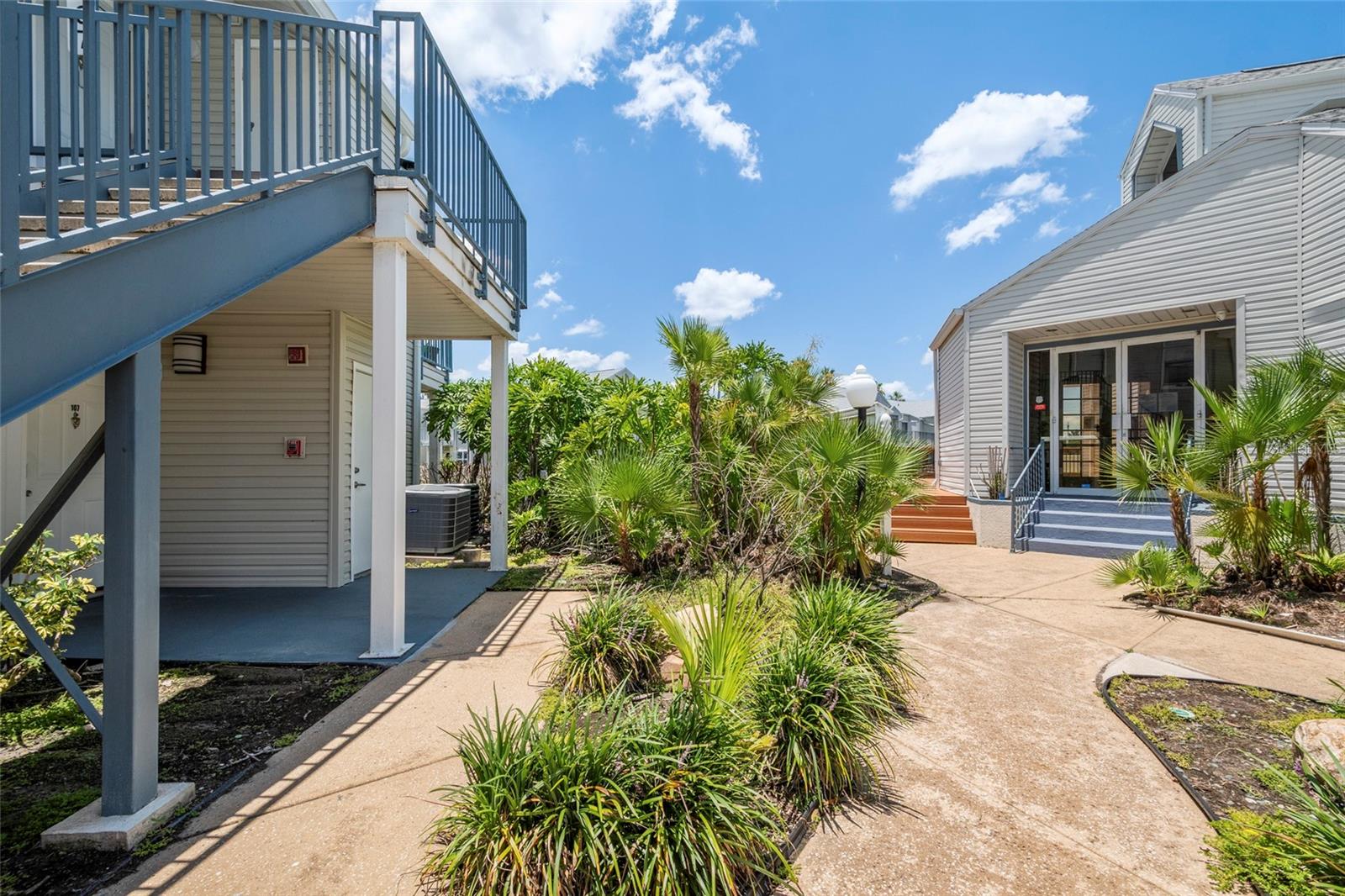 DOCKSIDE CONDO - Residential