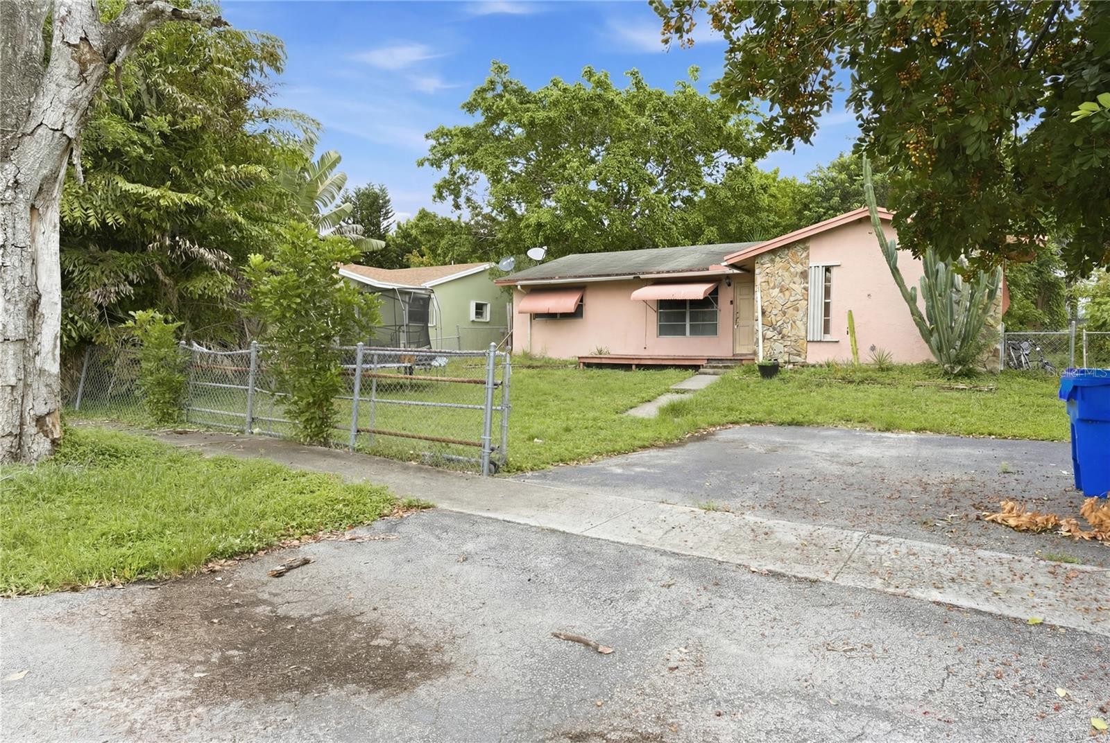 DRIFTWOOD ESTATES 24 52-45 B - Residential