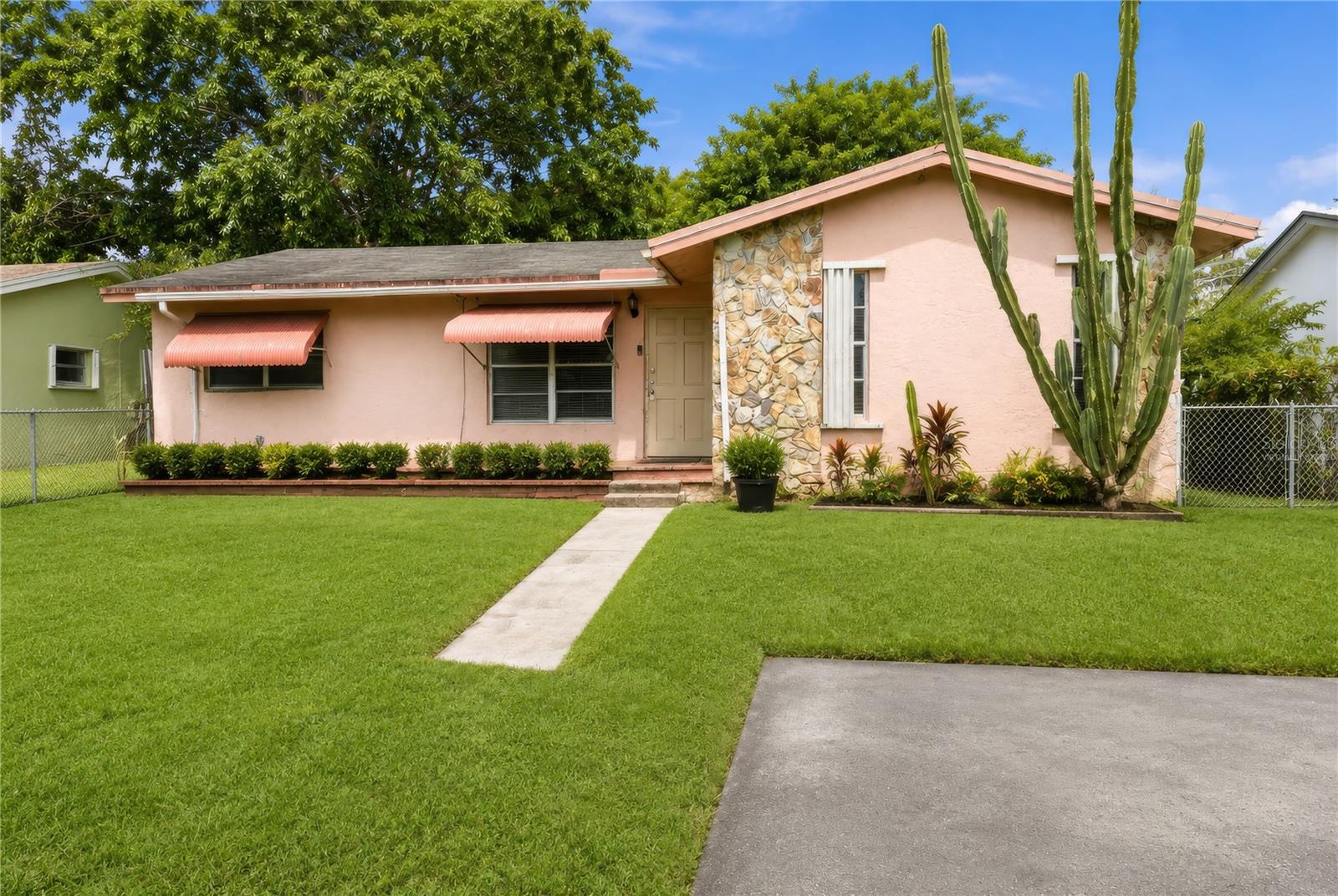 DRIFTWOOD ESTATES 24 52-45 B - Residential