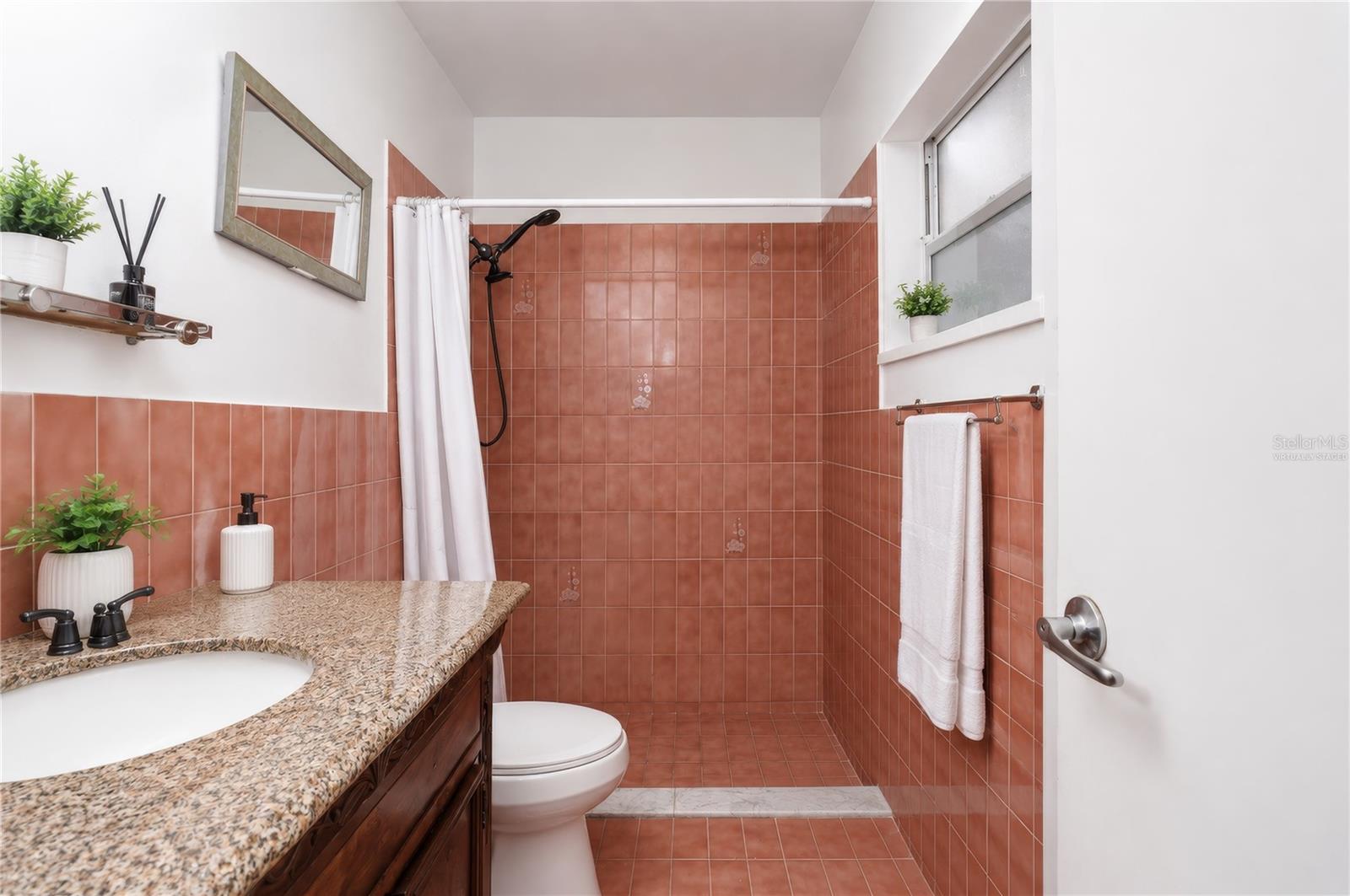 DRIFTWOOD ESTATES 24 52-45 B - Residential