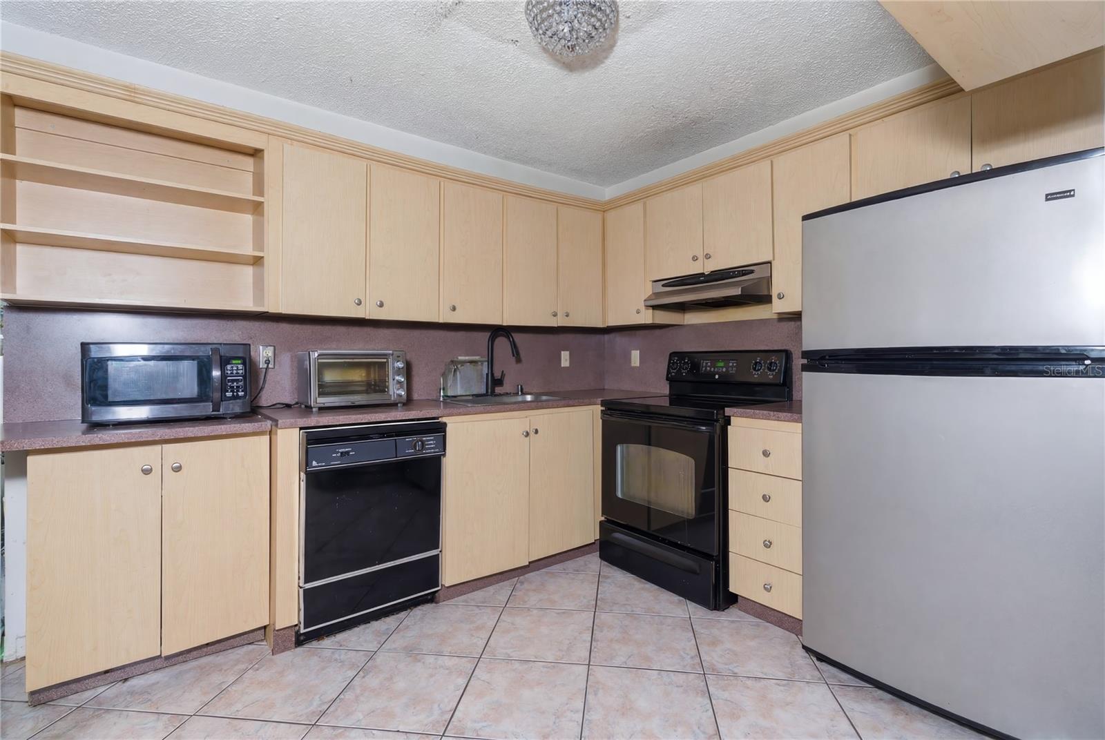 DRIFTWOOD ESTATES 24 52-45 B - Residential
