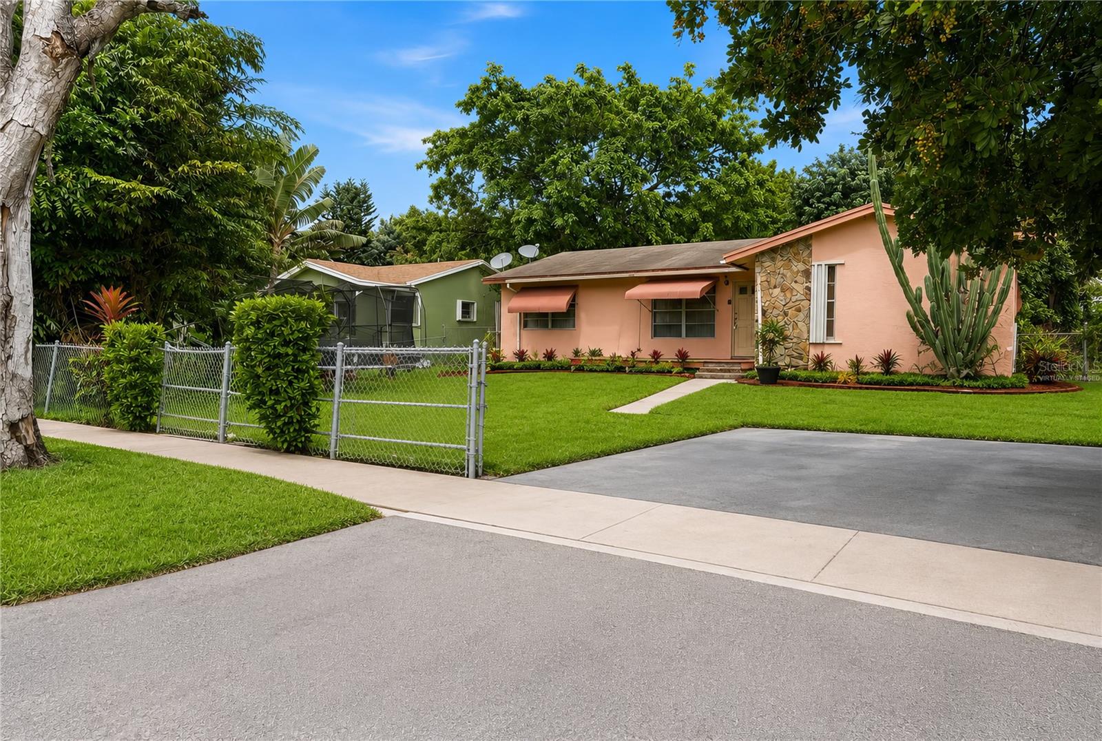 DRIFTWOOD ESTATES 24 52-45 B - Residential