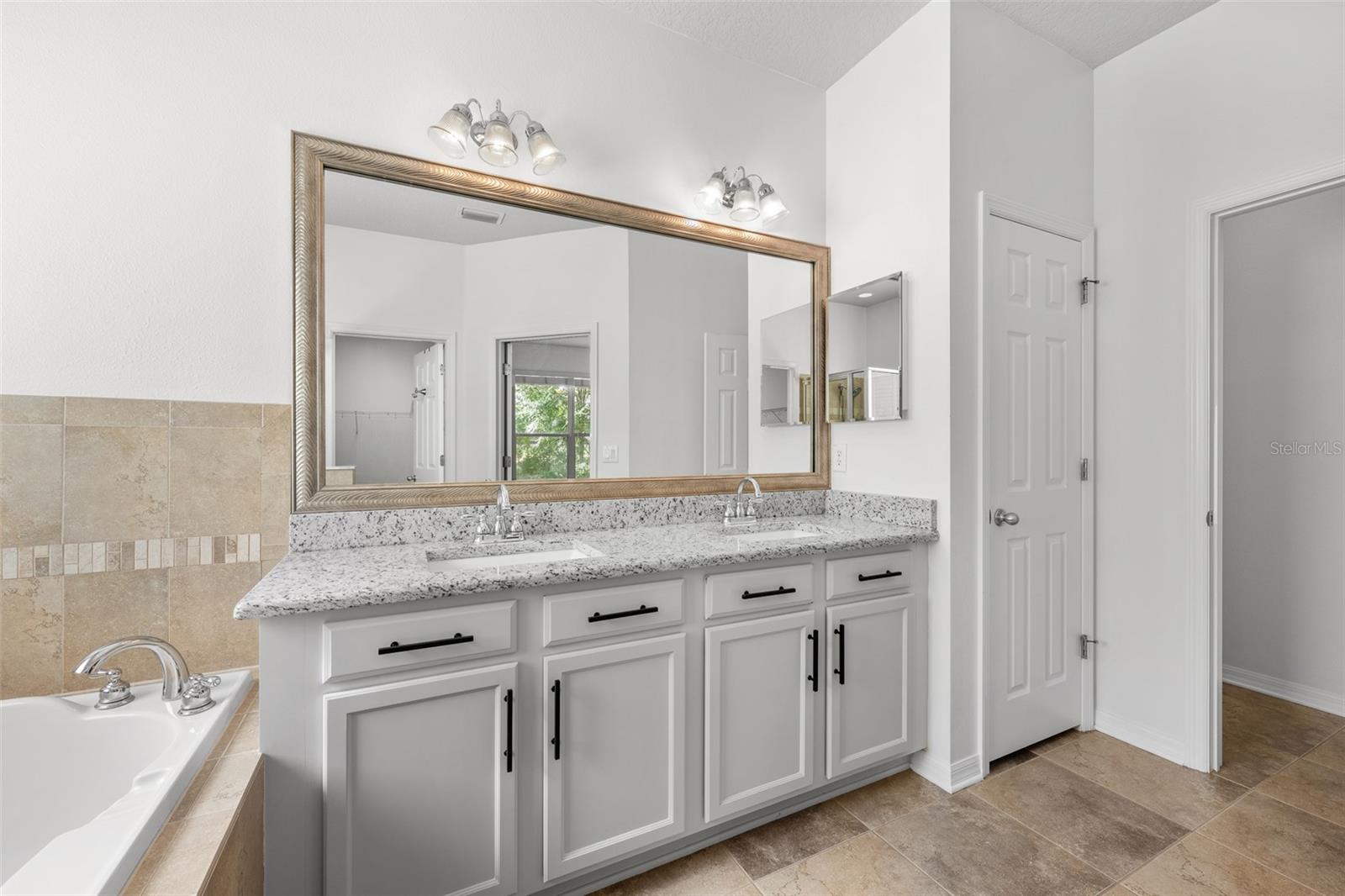 FISHHAWK RANCH PH 2 TR 1 - Residential