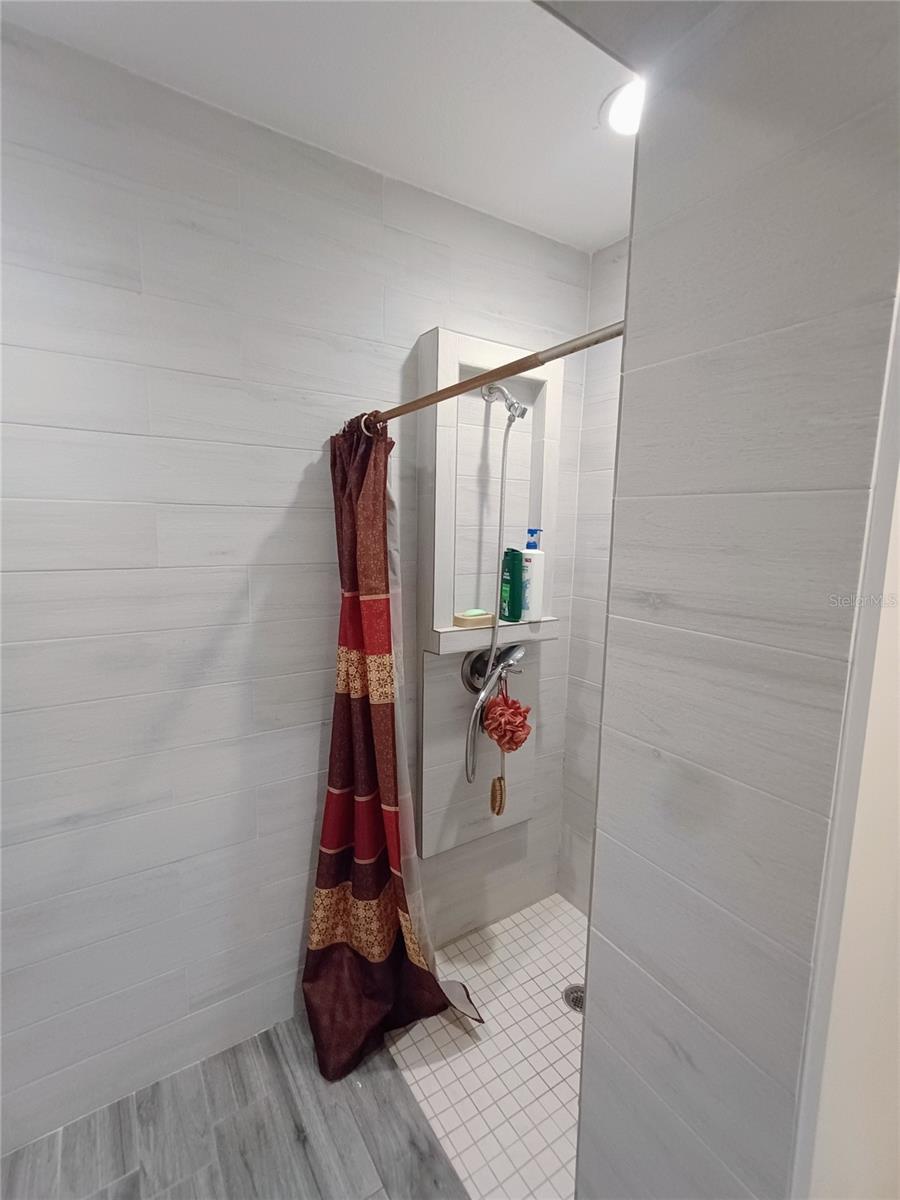 WOODSHIRE PRESERVE - Residential