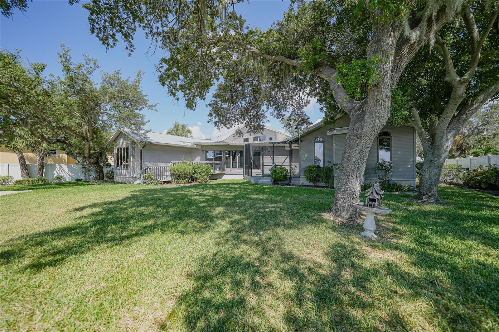 CHARLOTTE SHORES UN 01 - Residential