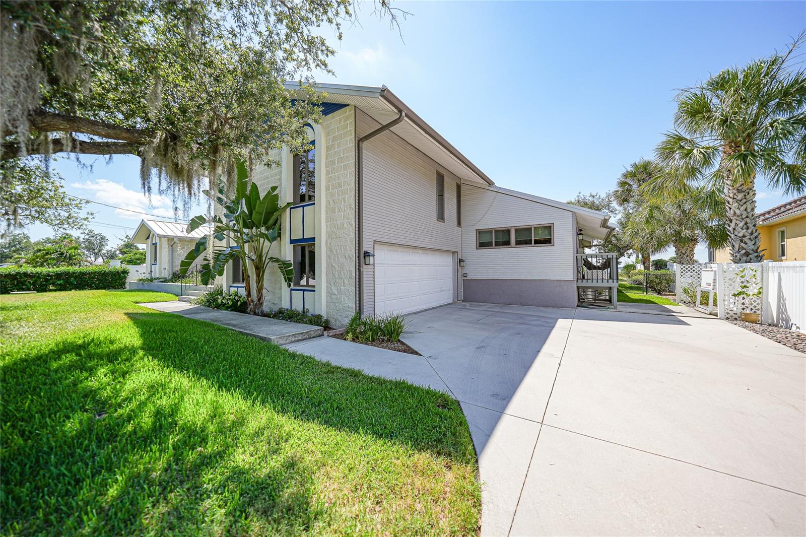 CHARLOTTE SHORES UN 01 - Residential