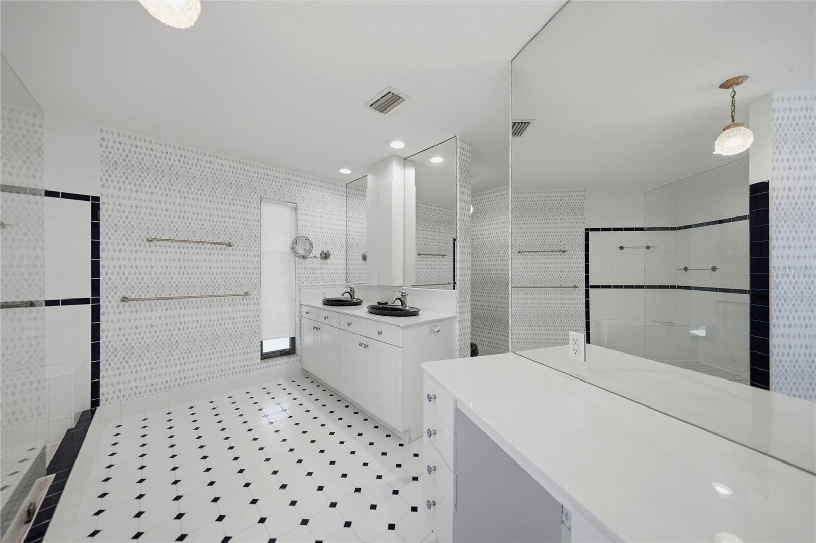 CHARLOTTE SHORES UN 01 - Residential