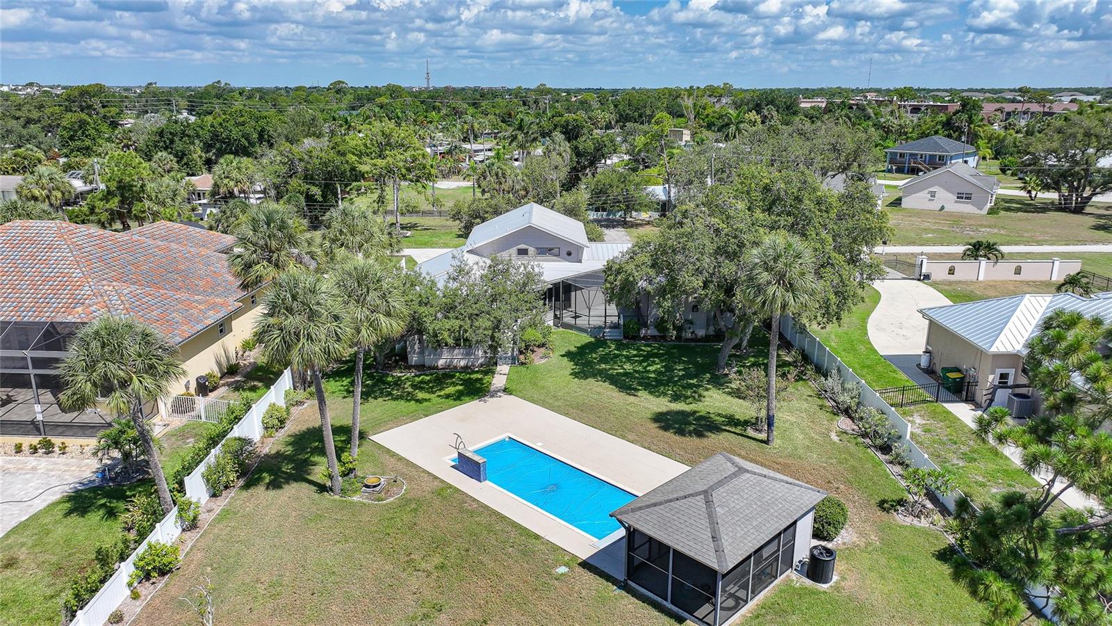 CHARLOTTE SHORES UN 01 - Residential