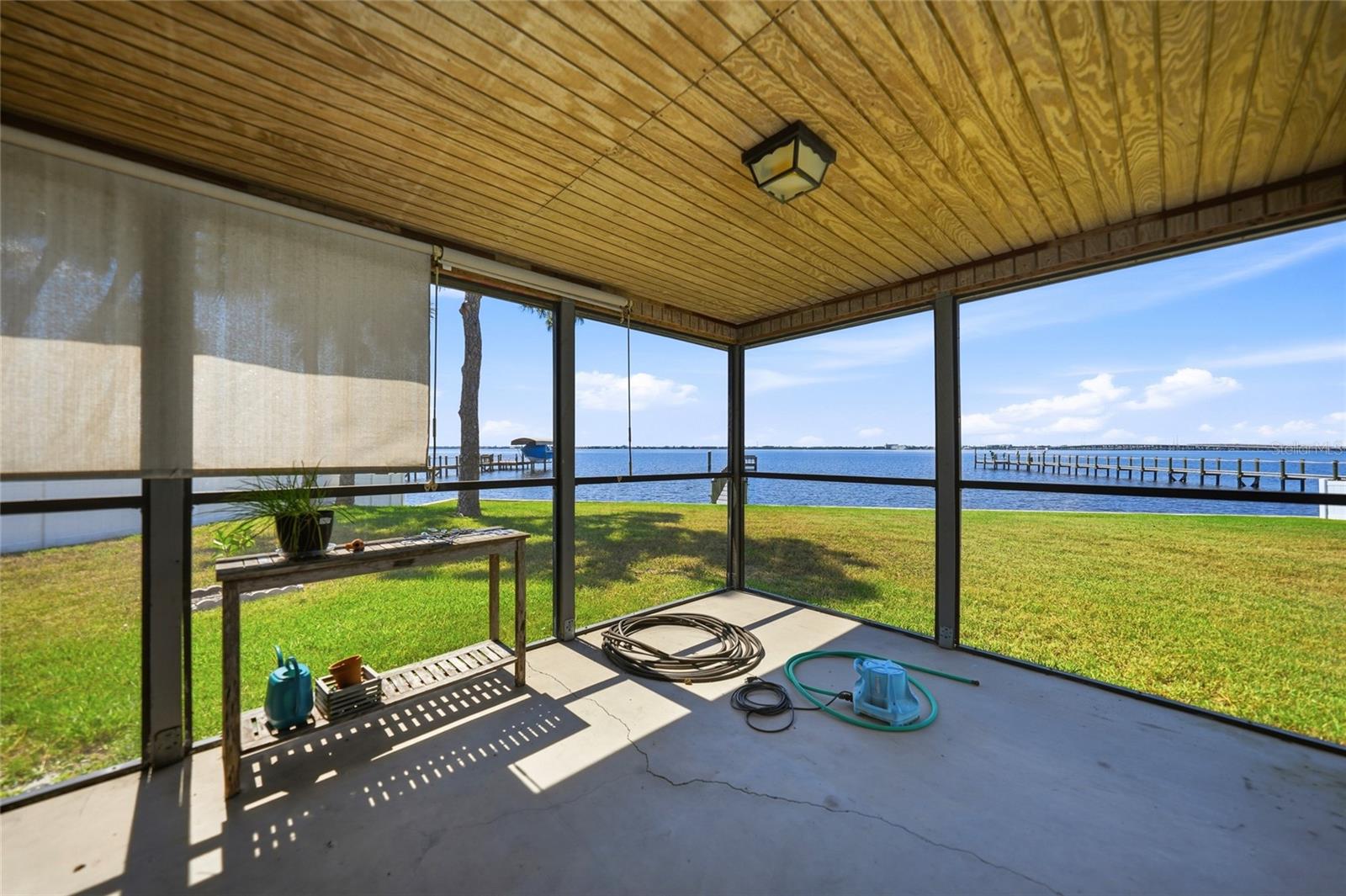 CHARLOTTE SHORES UN 01 - Residential