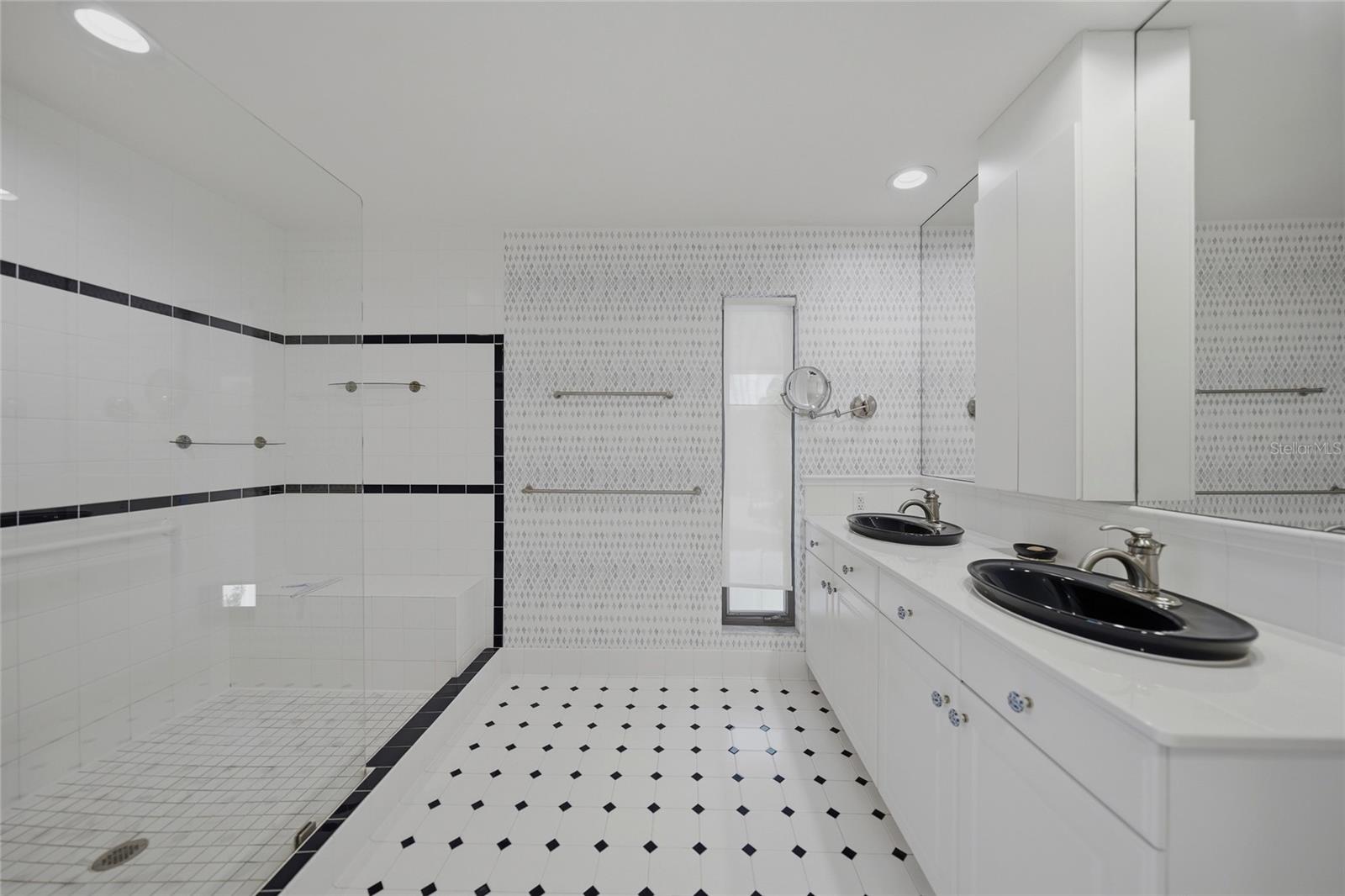 CHARLOTTE SHORES UN 01 - Residential